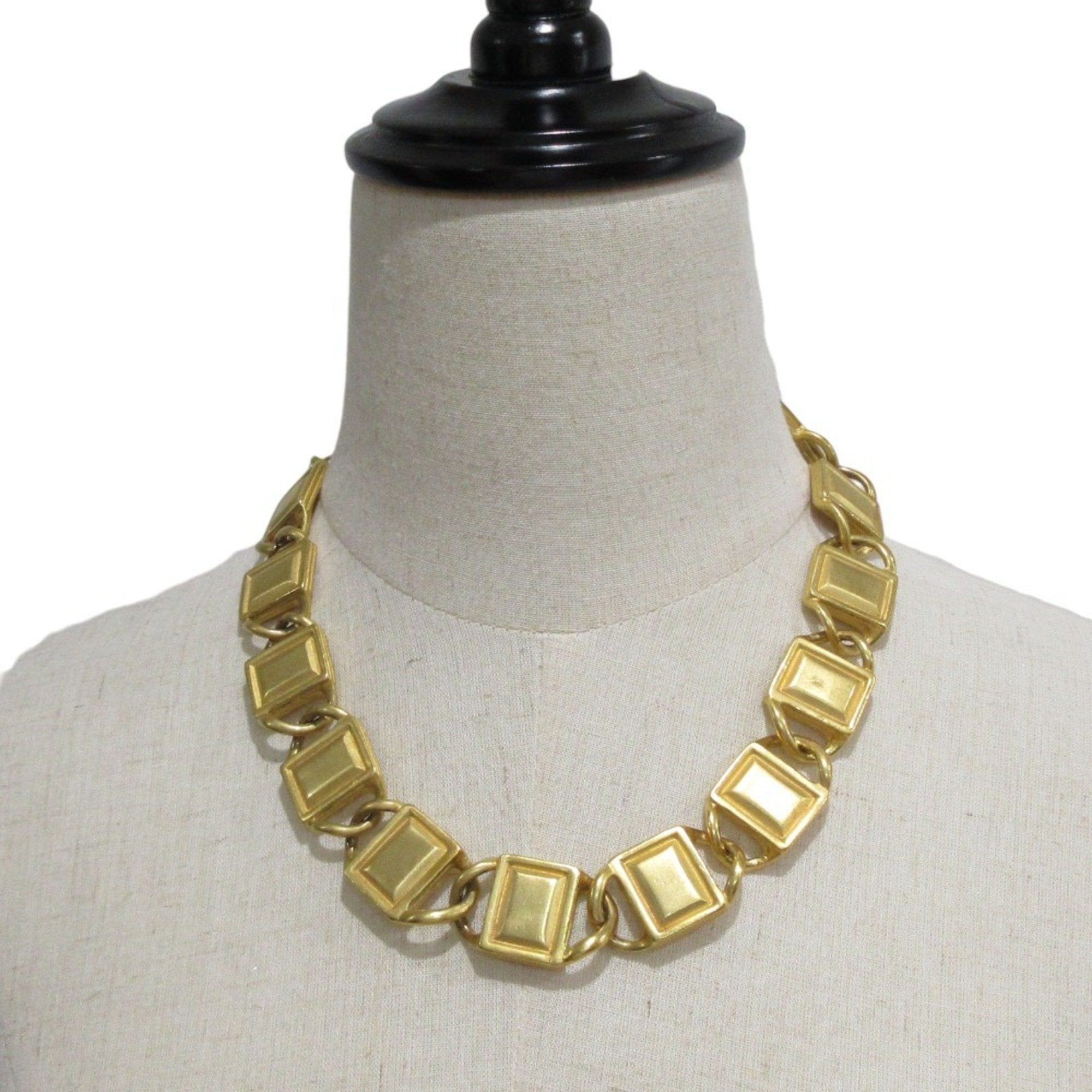 Vintage Pendant Necklace Gold