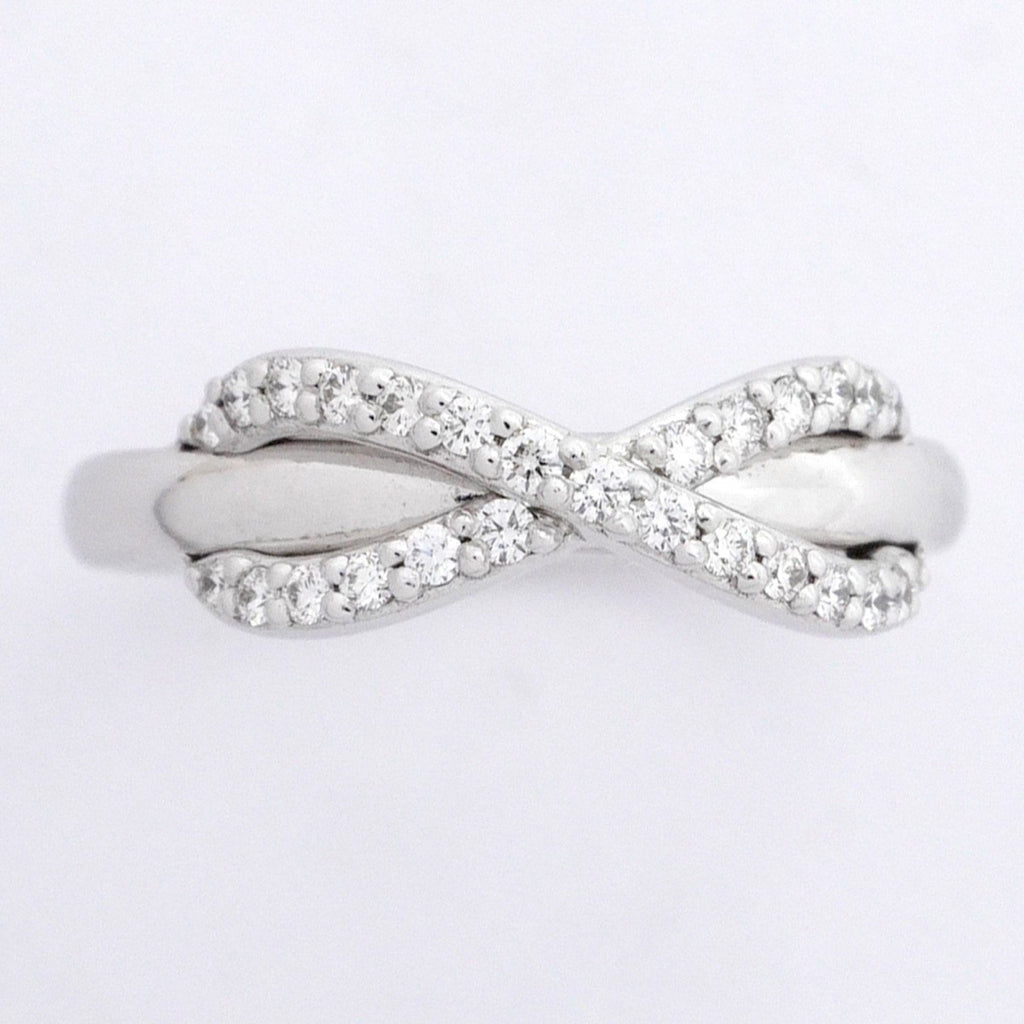 Infinity Ring 18K White Gold with Diamond