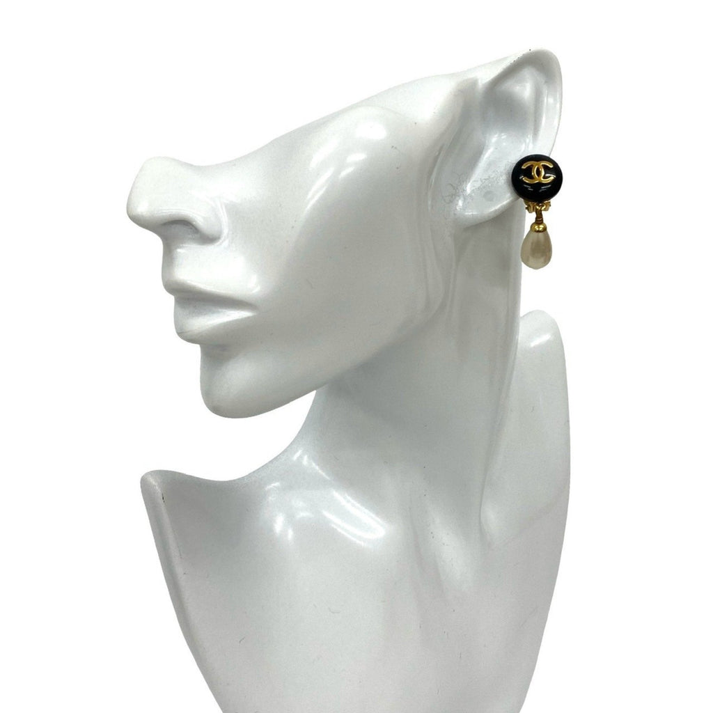 CC Logo Clip-On Earrings Metal Gold-Tone Metal