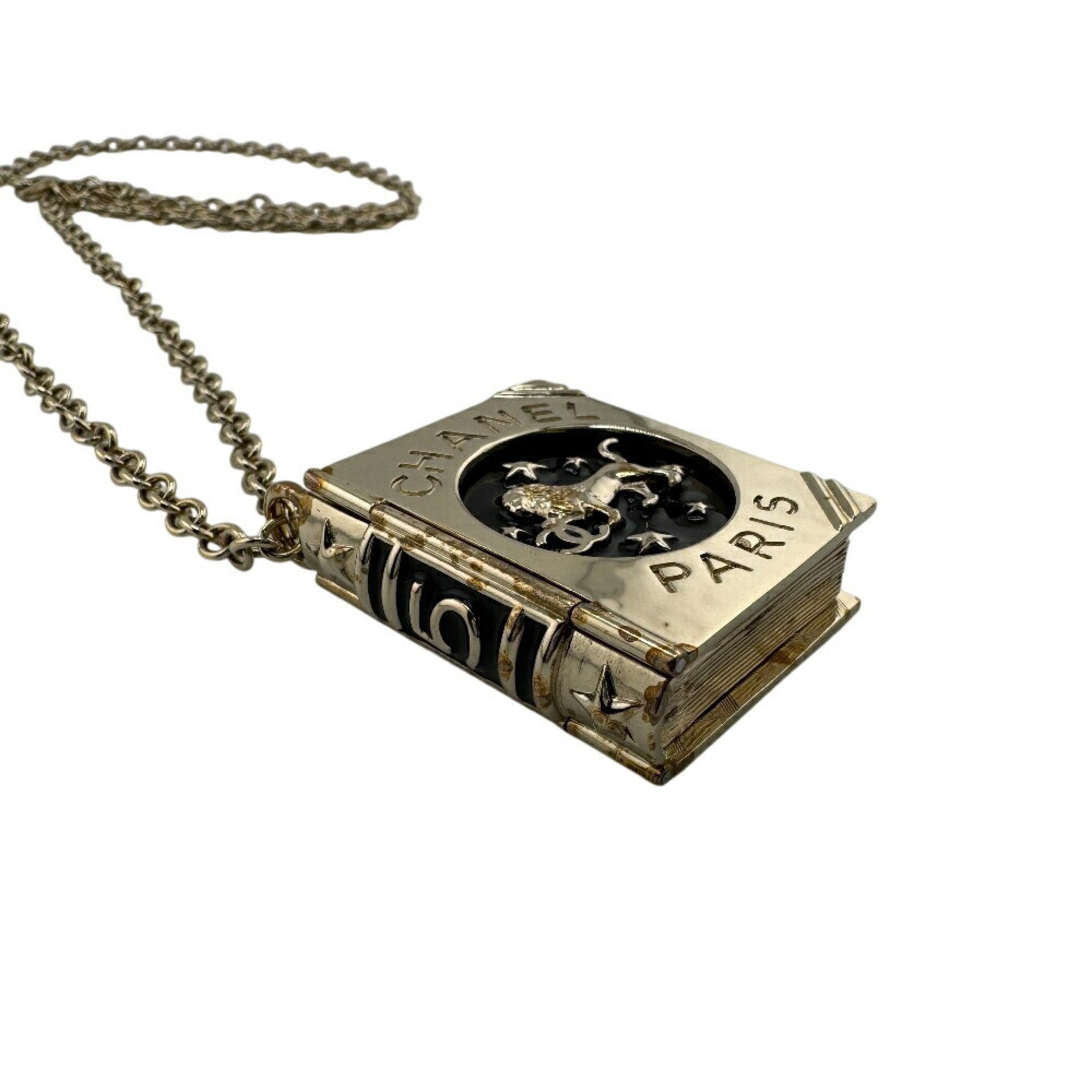 Locket Necklace Metal Black and Gold