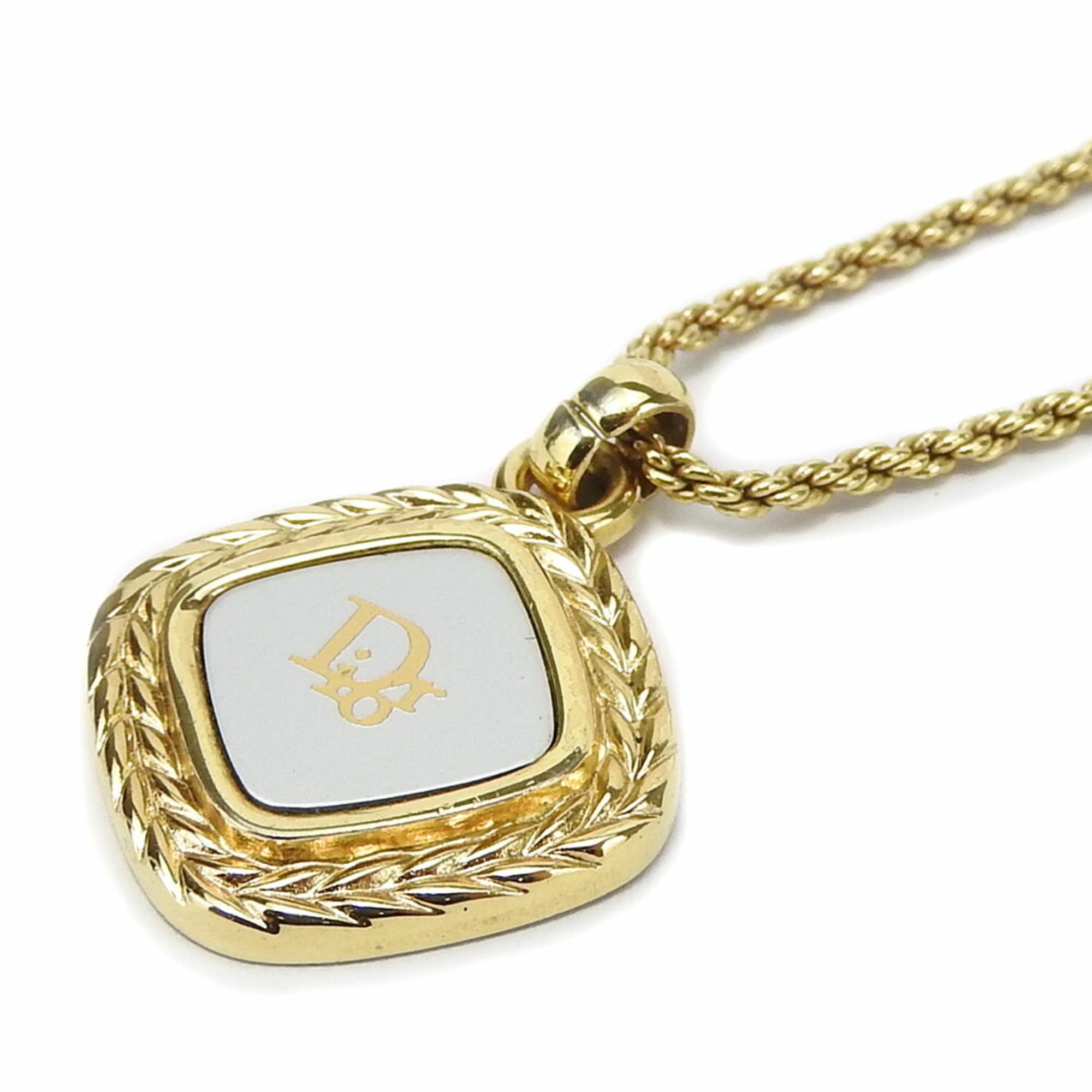 Pendant Necklace Metal Gold and Silver
