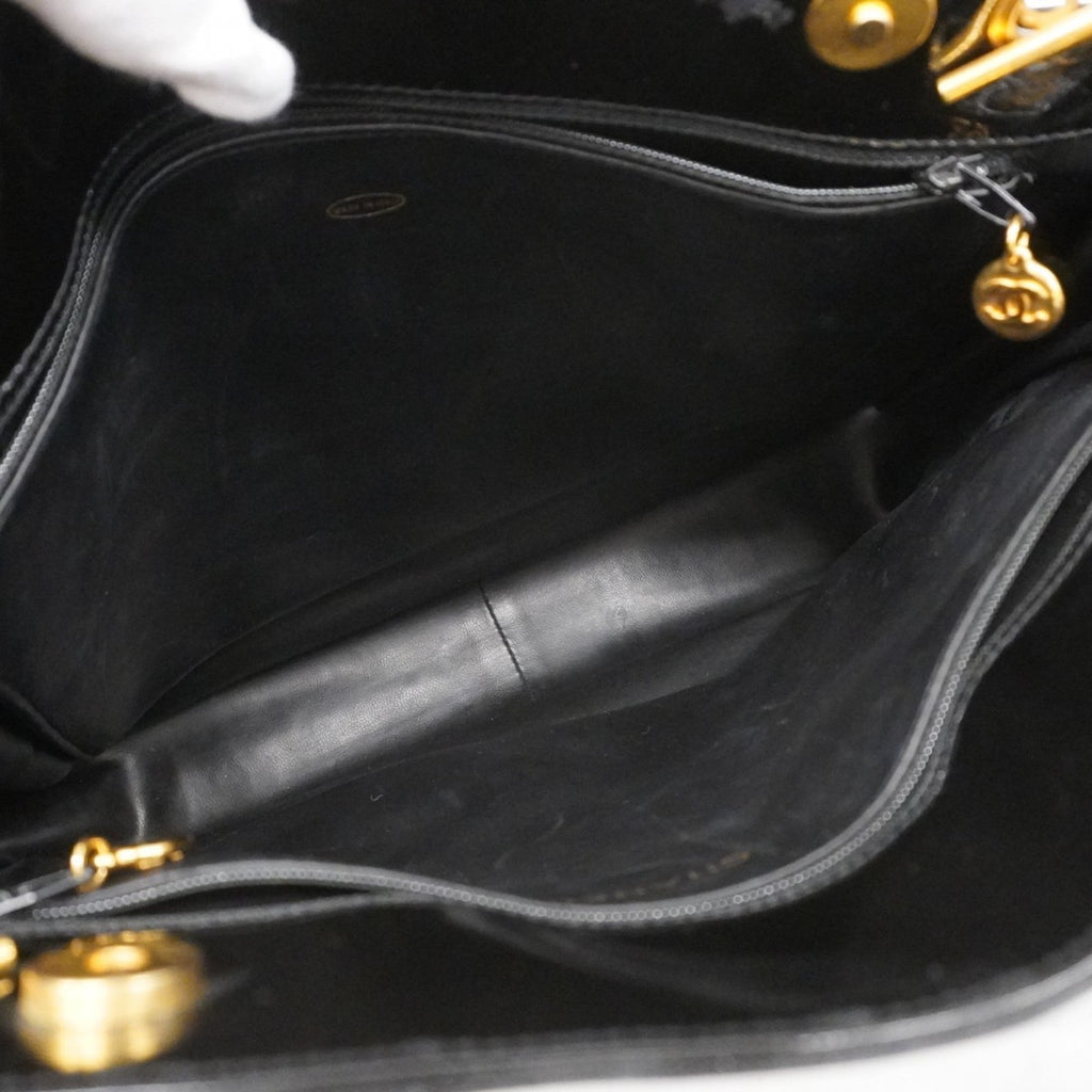 Vintage Timeless Chain Shoulder Bag Patent Medium