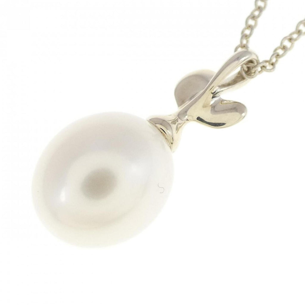 Pendant Necklace with Freshwater Pearl