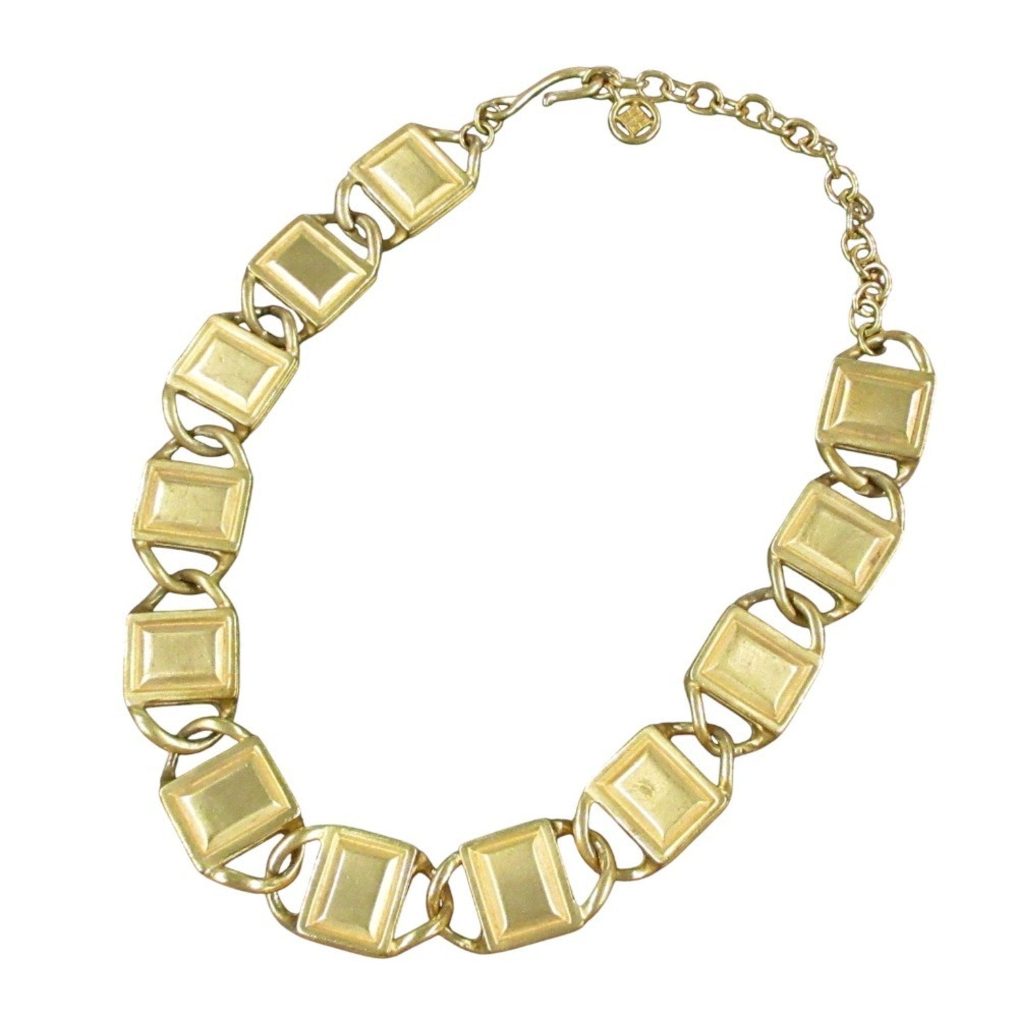 Vintage Pendant Necklace Gold