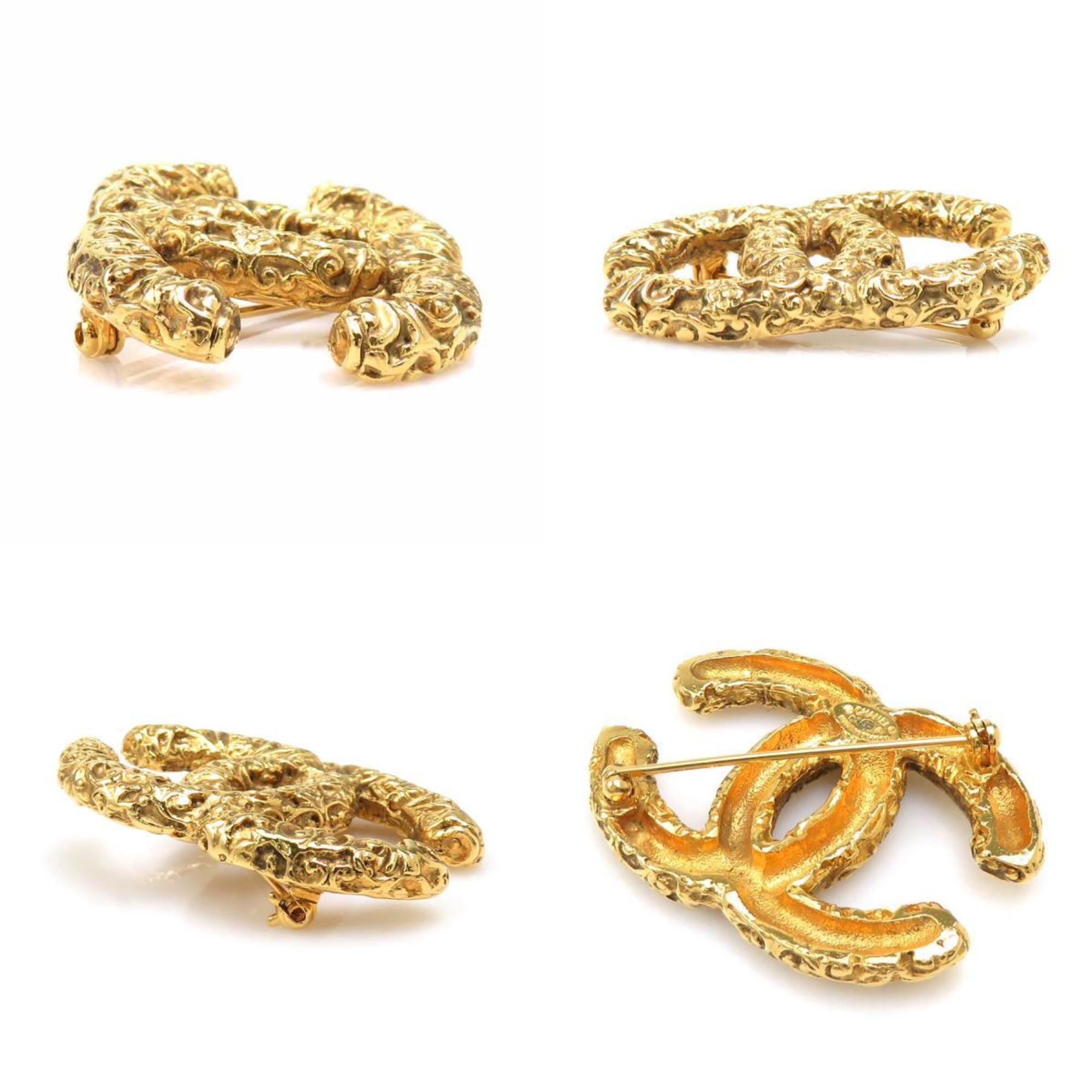 CC Logo Brooch Gold-Tone Metal