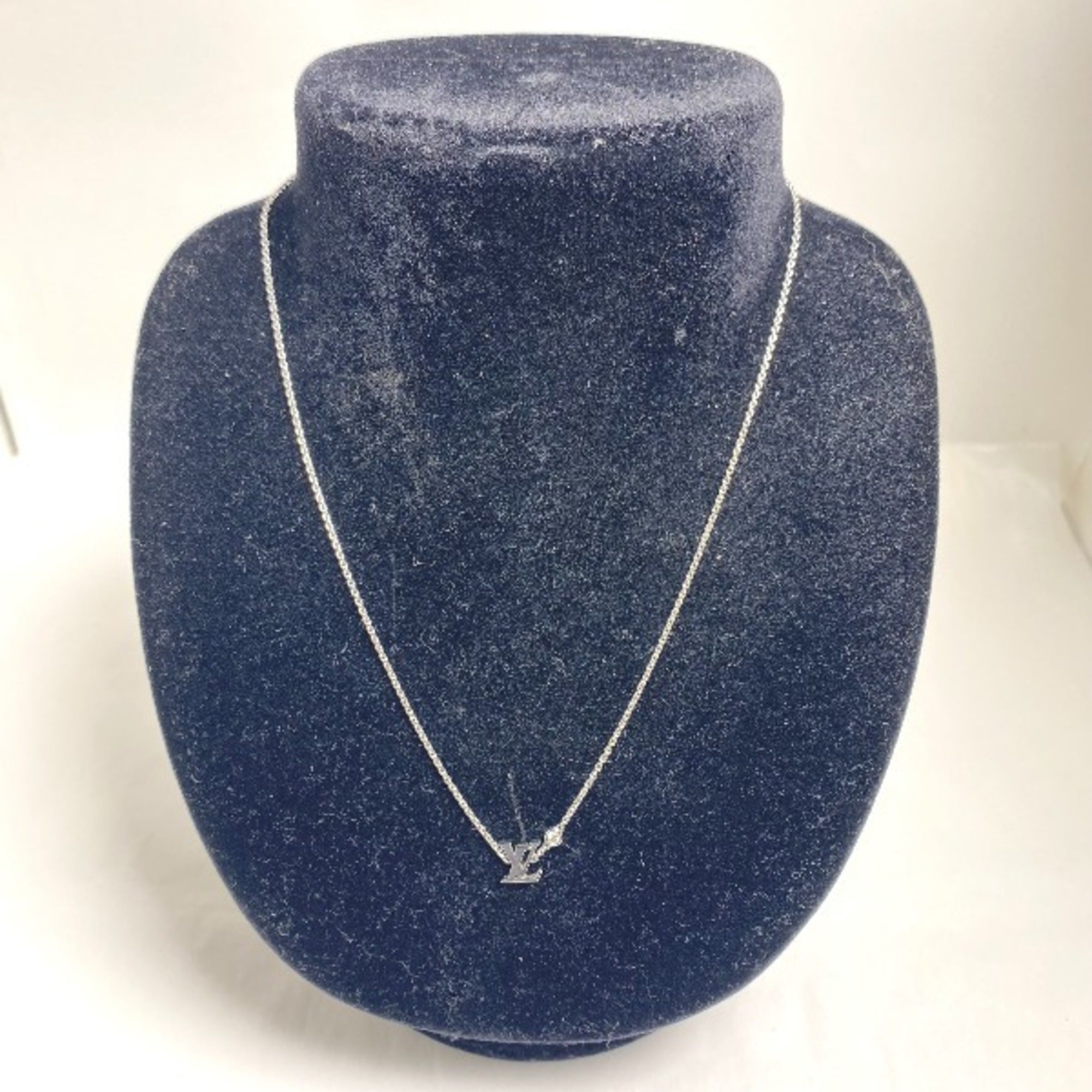 Pendant Necklace 18K White Gold