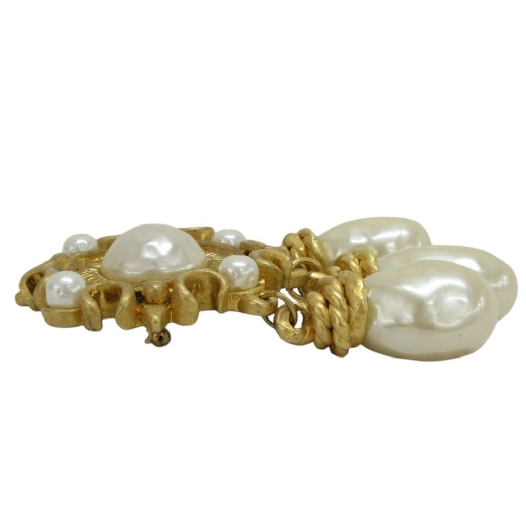 Vintage Brooch Metal Engraved 26 With Pearl