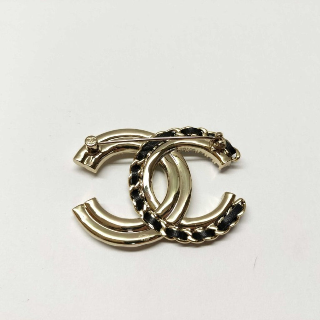 CC Logo Brooch Gold-Tone Metal