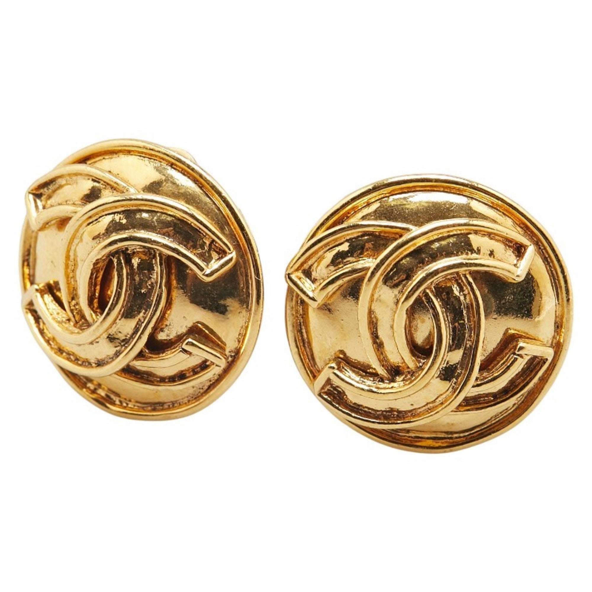 CC Logo Round Clip-On Earrings Metal Gold-Tone Metal