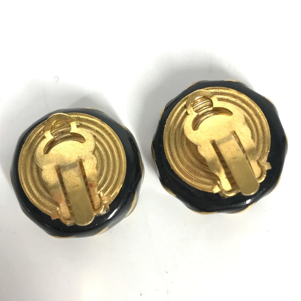 CC Logo Round Clip-On Earrings Metal Gold-Tone Metal