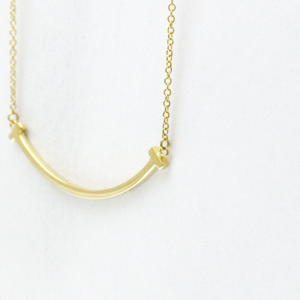 Smile Pendant Necklace 18K Yellow Gold
