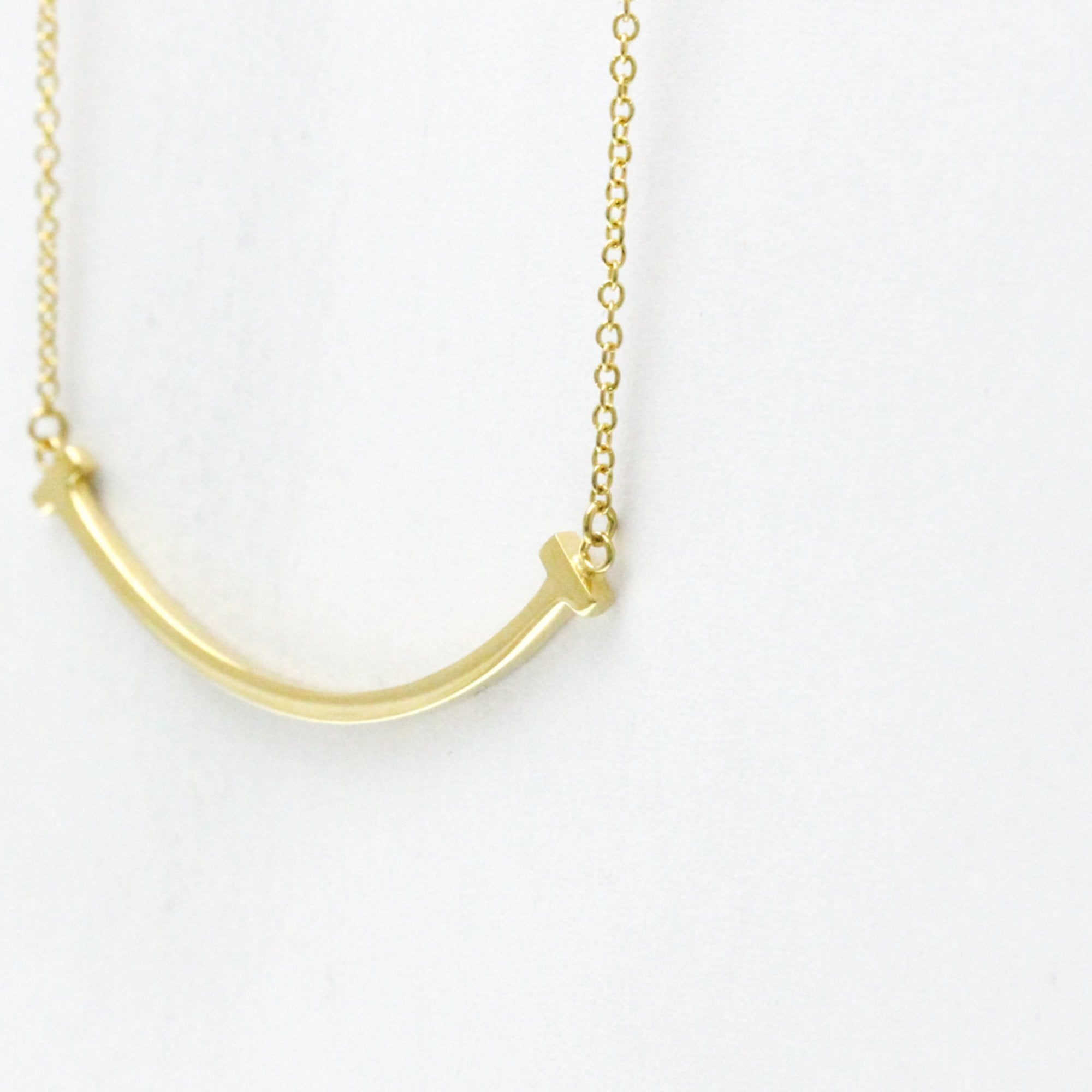 Smile Pendant Necklace 18K Yellow Gold