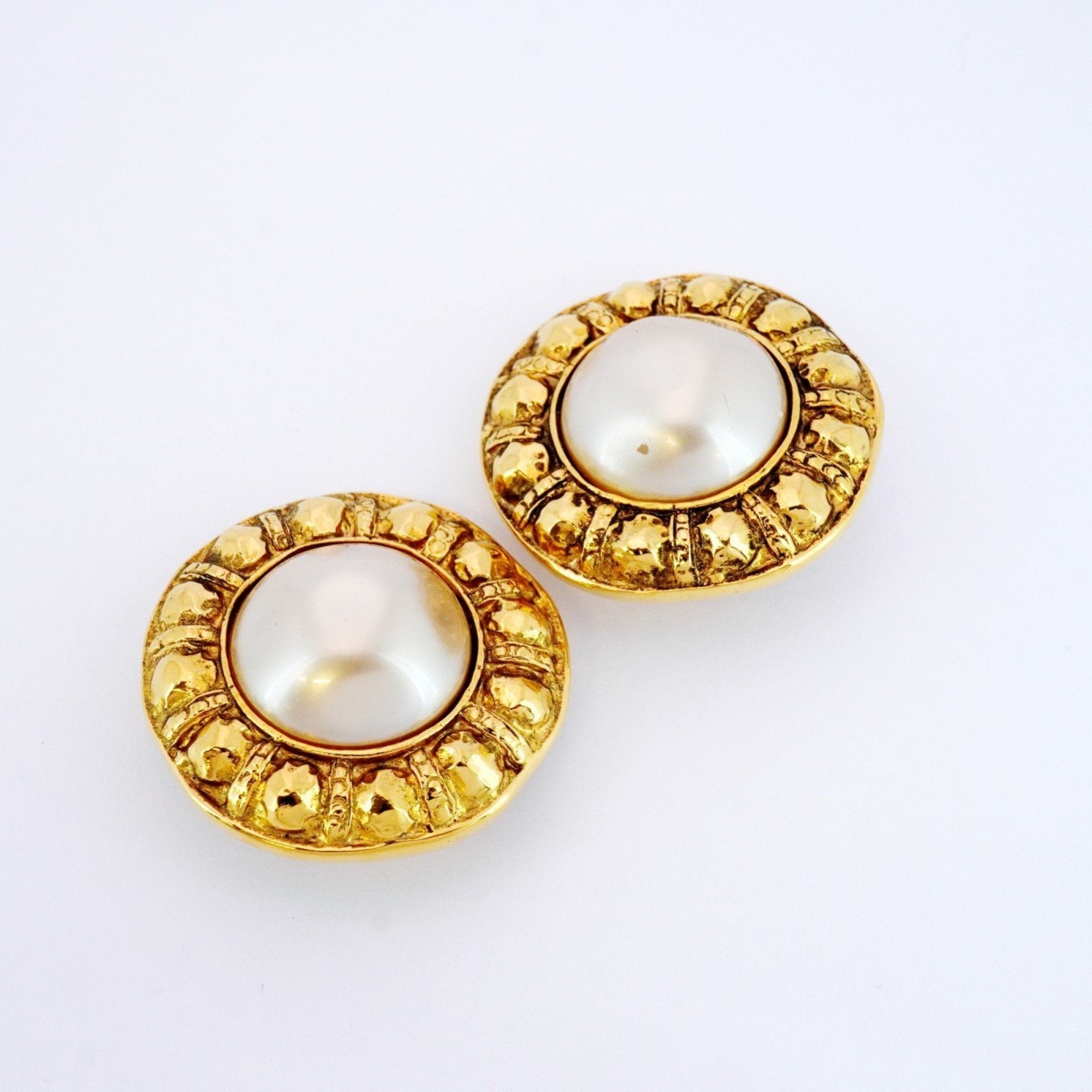 Clip-On Earrings Pearl Clip-On Gold-Tone Metal