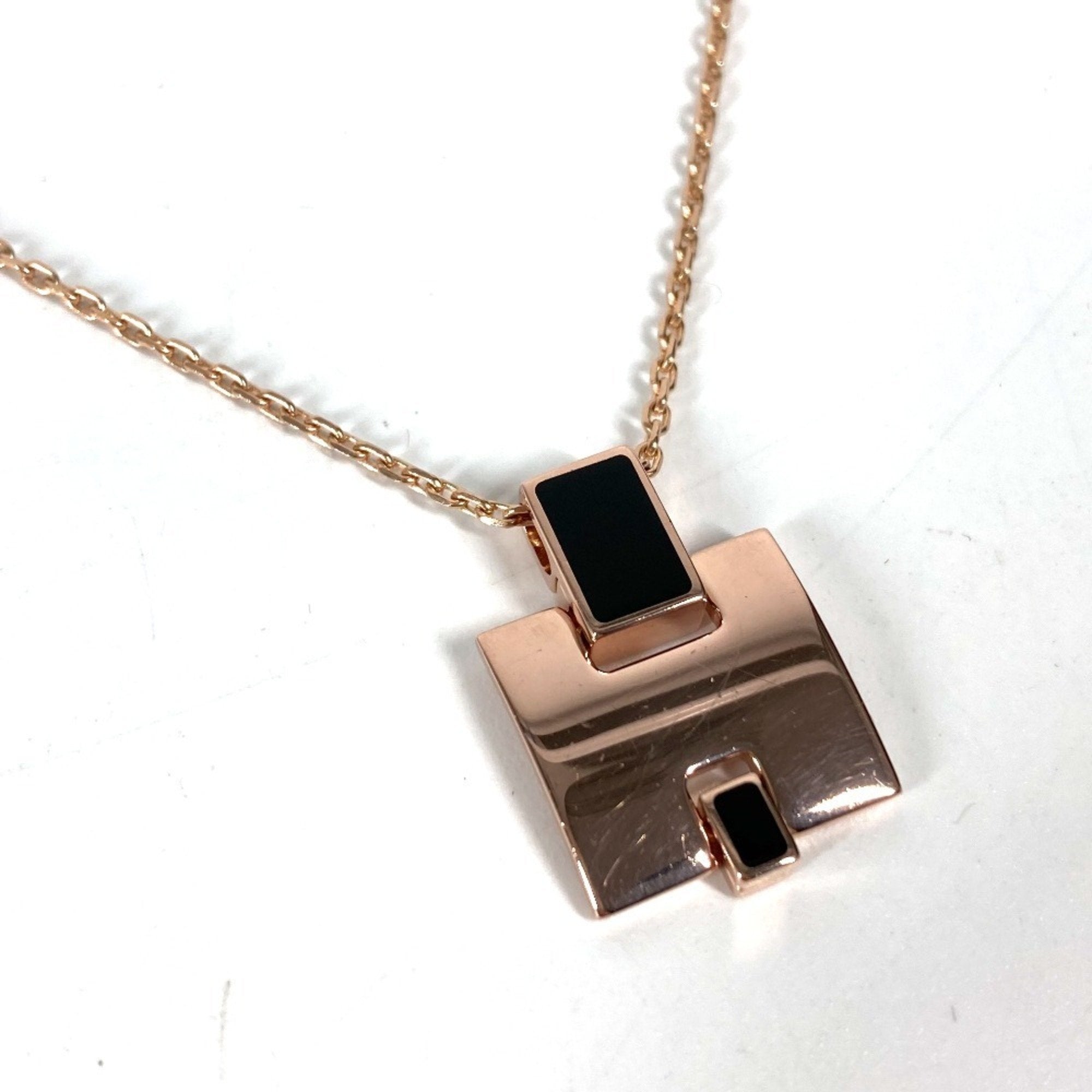 Eileen Pendant Necklace Metal Black and Pink Gold