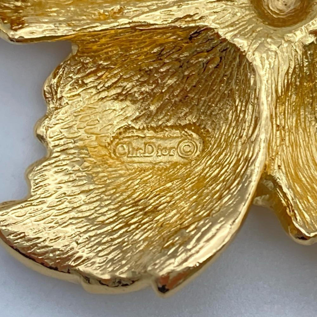 Flower Motif Brooch Gold