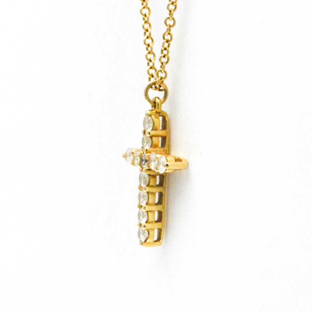 Small Pendant Necklace 18K Yellow Gold with Diamond