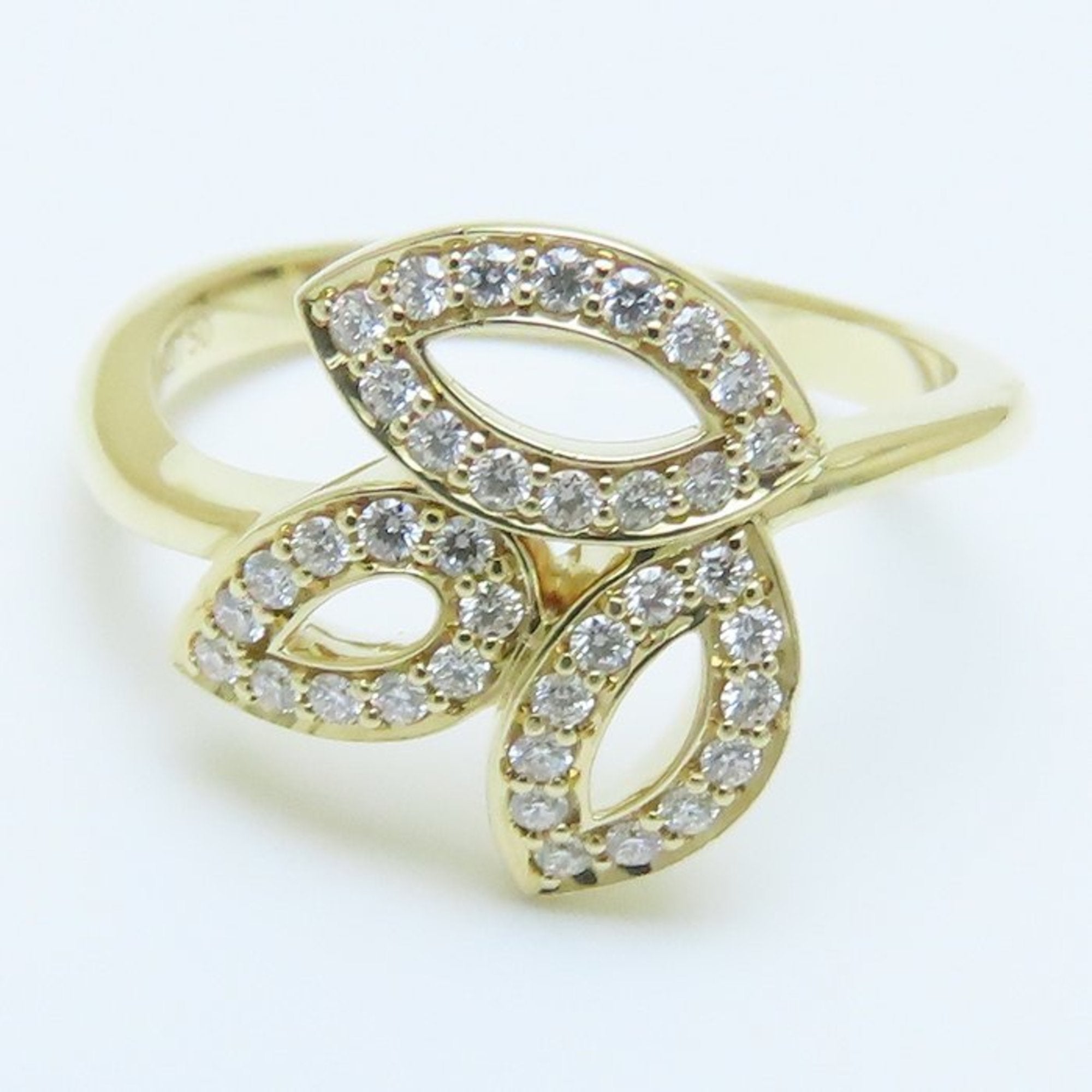 Lily Cluster Mini Ring 18K Yellow Gold with Diamond