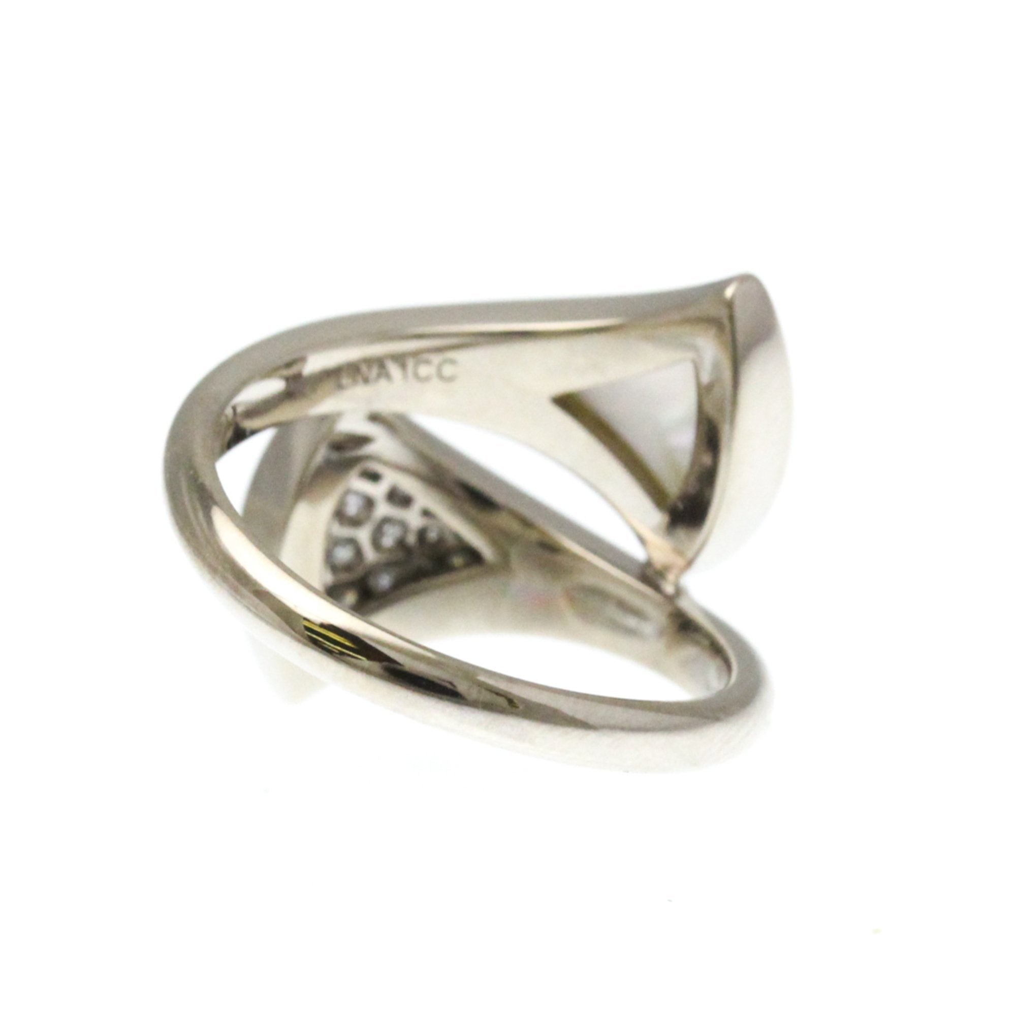 Diva Dream Ring 18K White Gold with Diamond and Mother of Pearl