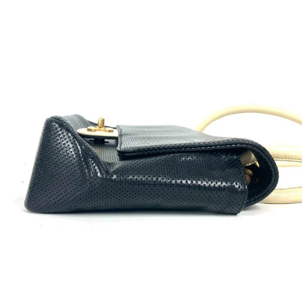 Vintage CC Flap Shoulder Bag Caviar Medium