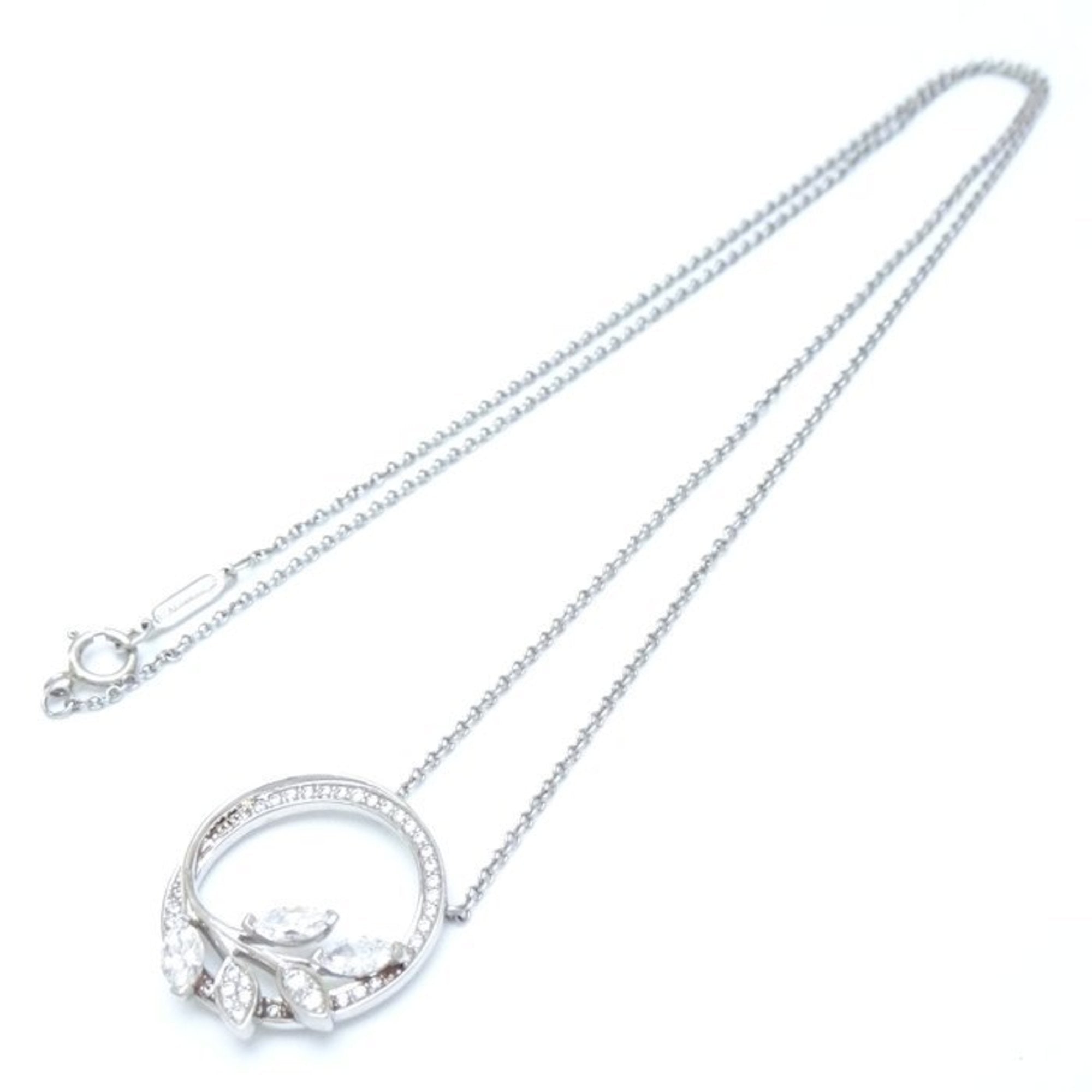 Victoria Pendant Necklace Platinum With Diamond Small