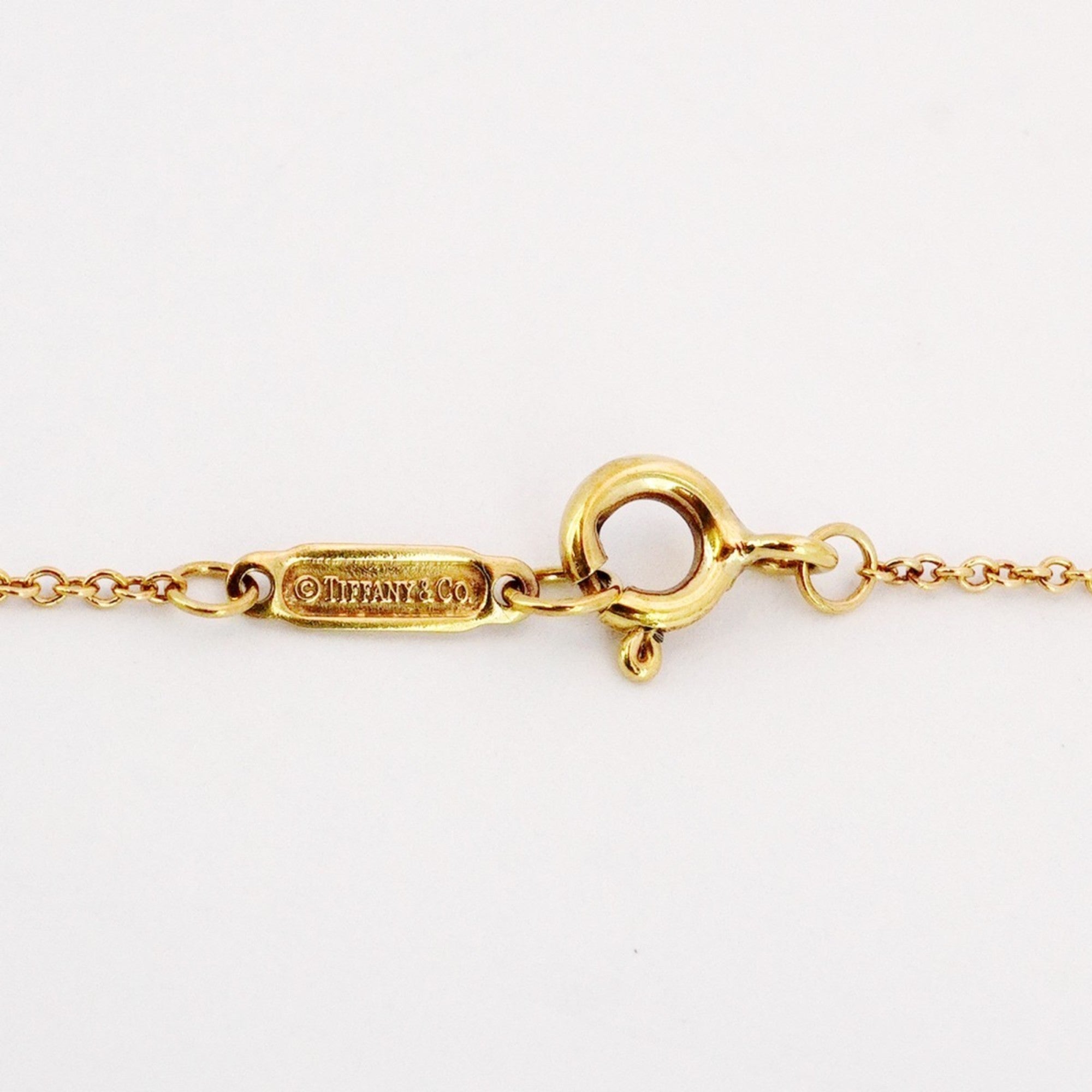 Notes Circle Pendant Necklace 18K Yellow Gold