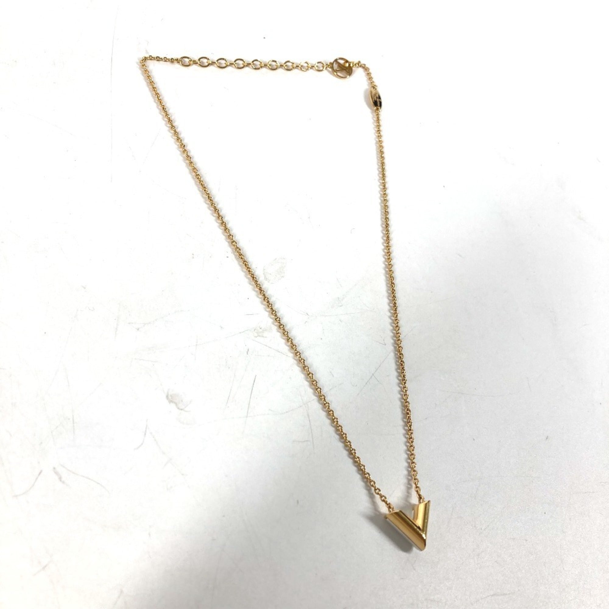 Essential V Pearl Pendant Necklace Gold Metal