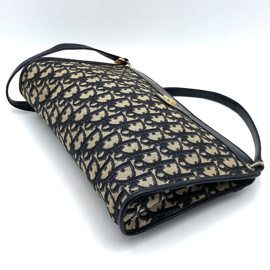 Wristlet Clutch Oblique Canvas