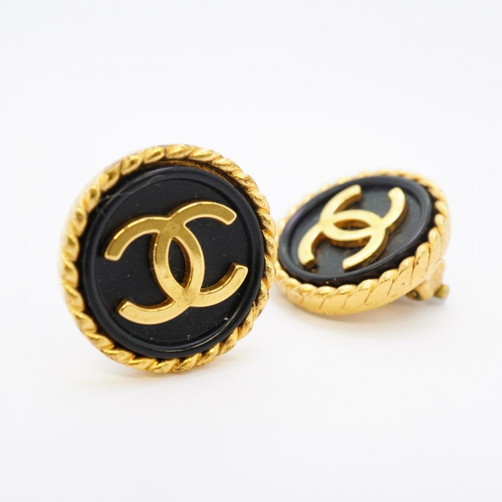 CC Logo Circle Clip-On Earrings Metal Gold-Tone Metal