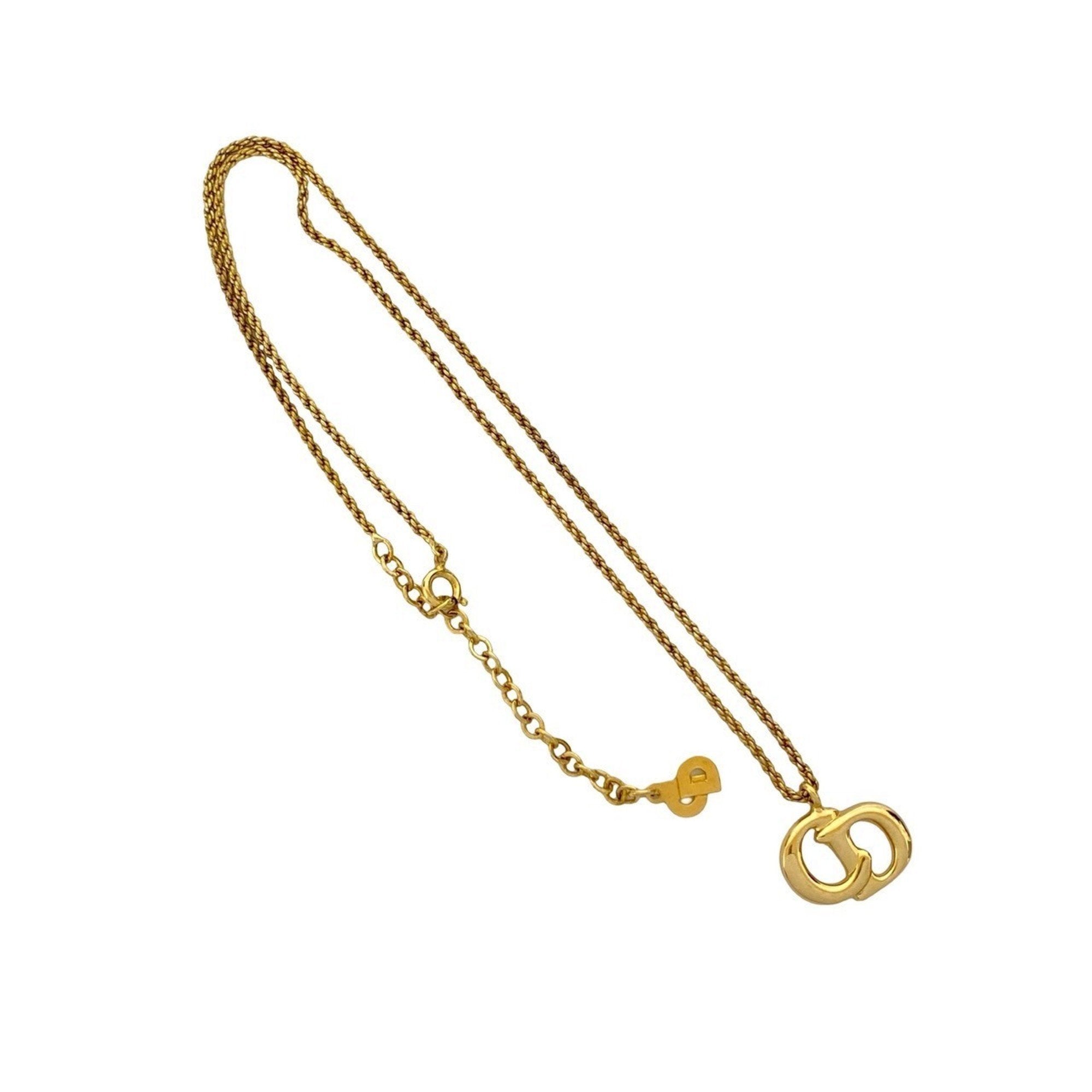 Vintage Pendant Necklace Gold