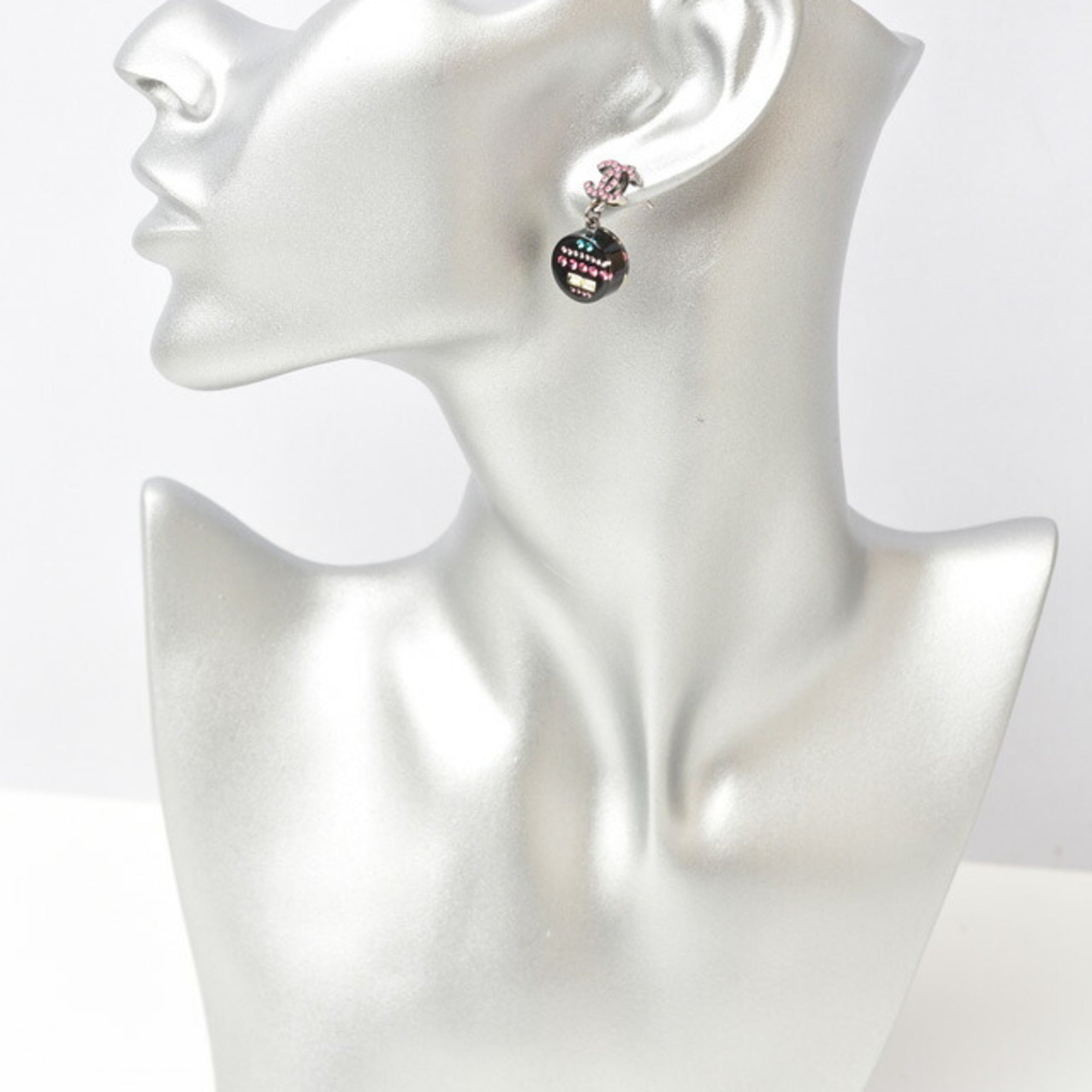 CC Logo Circle Earrings Metal