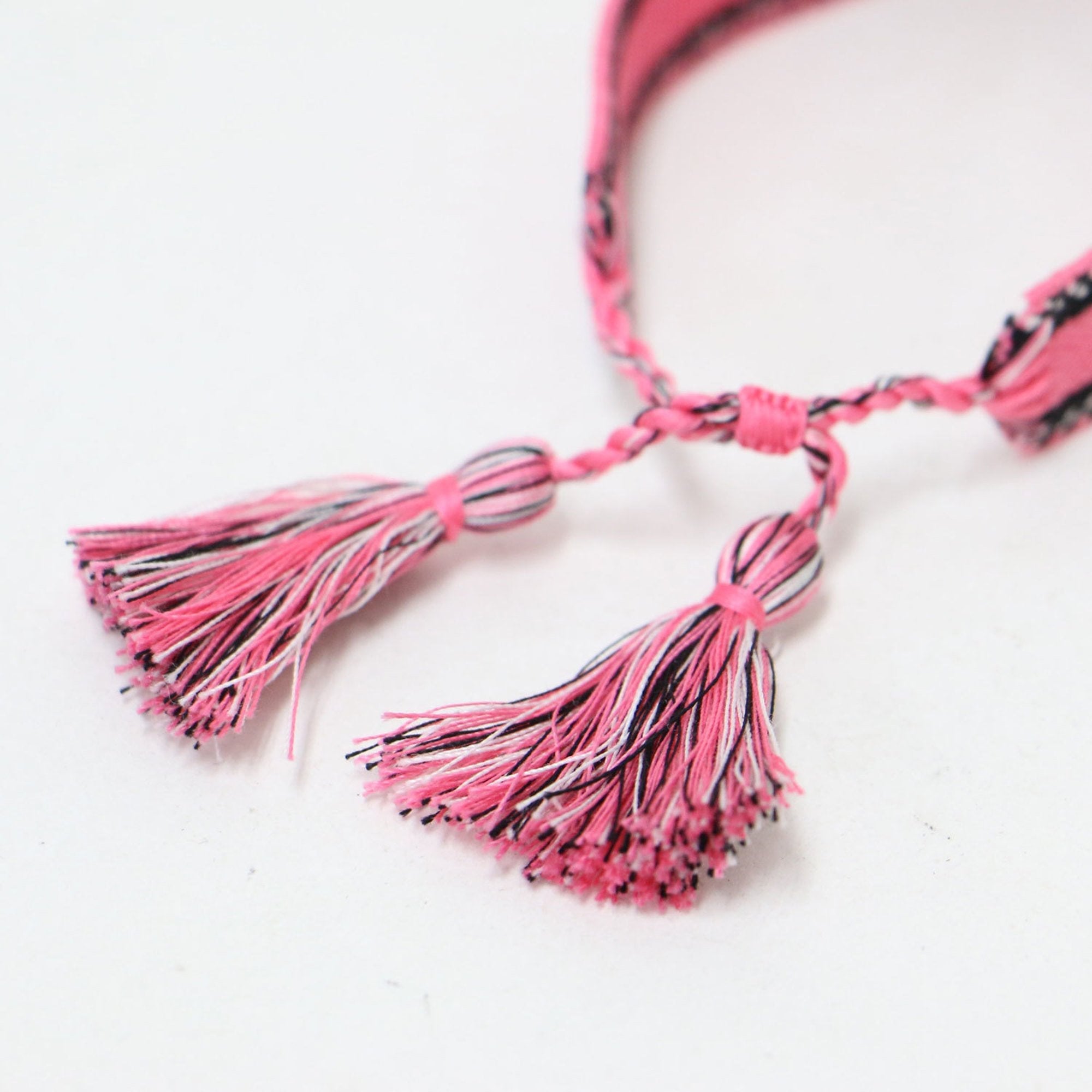 Bracelet Embroidered Fabric Pink and White