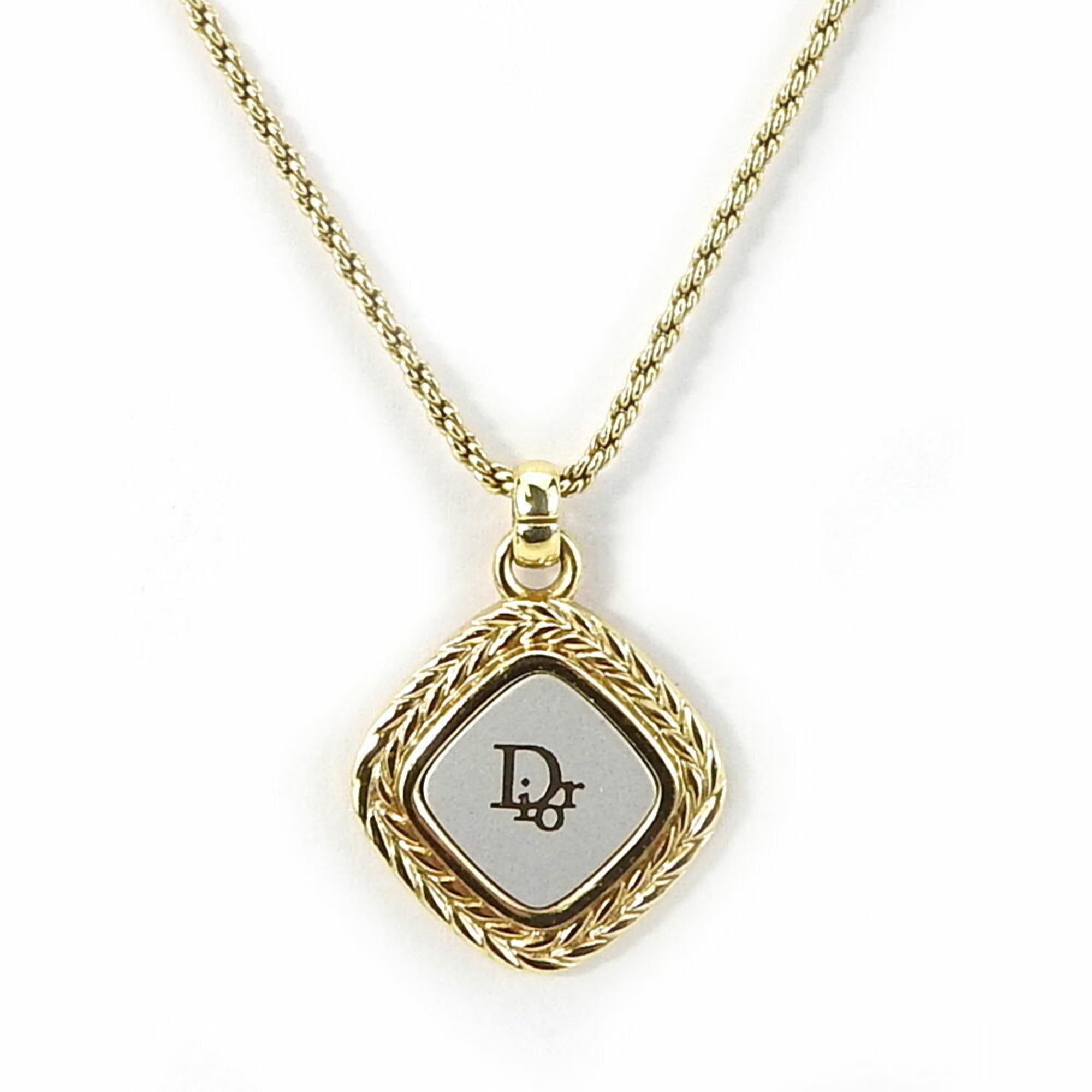 Pendant Necklace Metal Gold and Silver