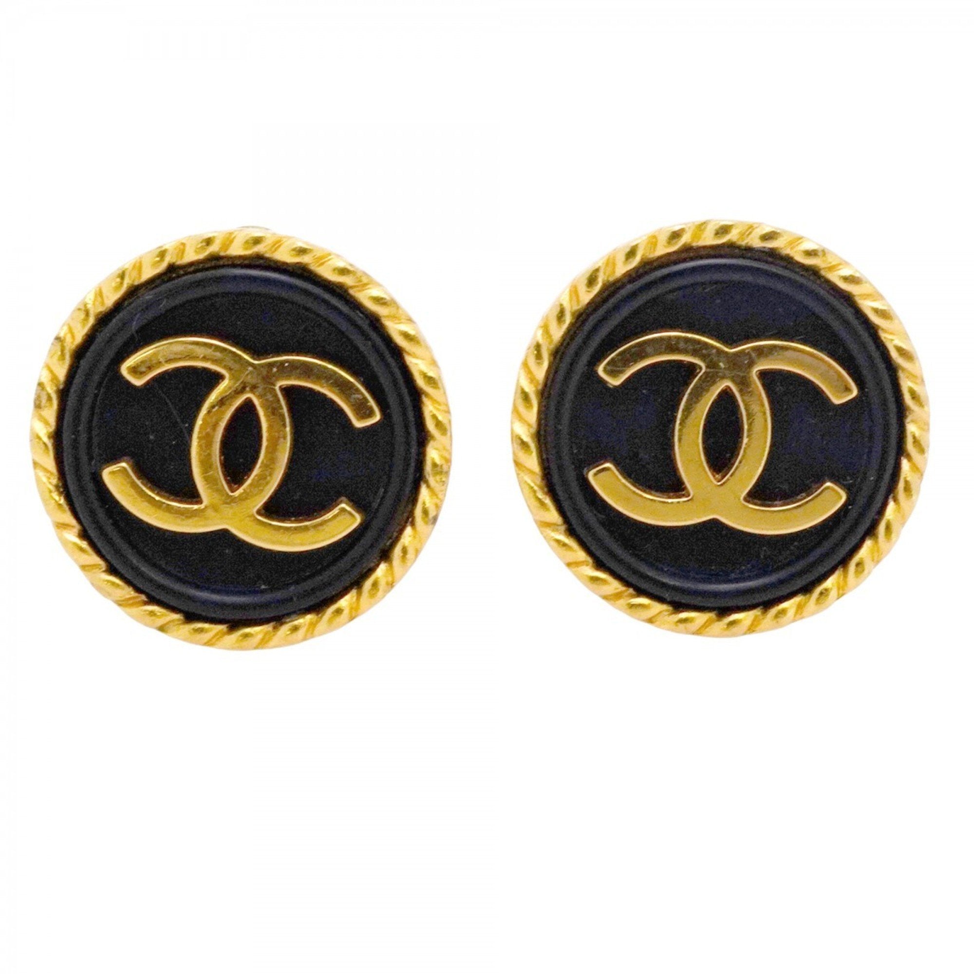 CC Logo Circle Clip-On Earrings Metal Gold-Tone Metal