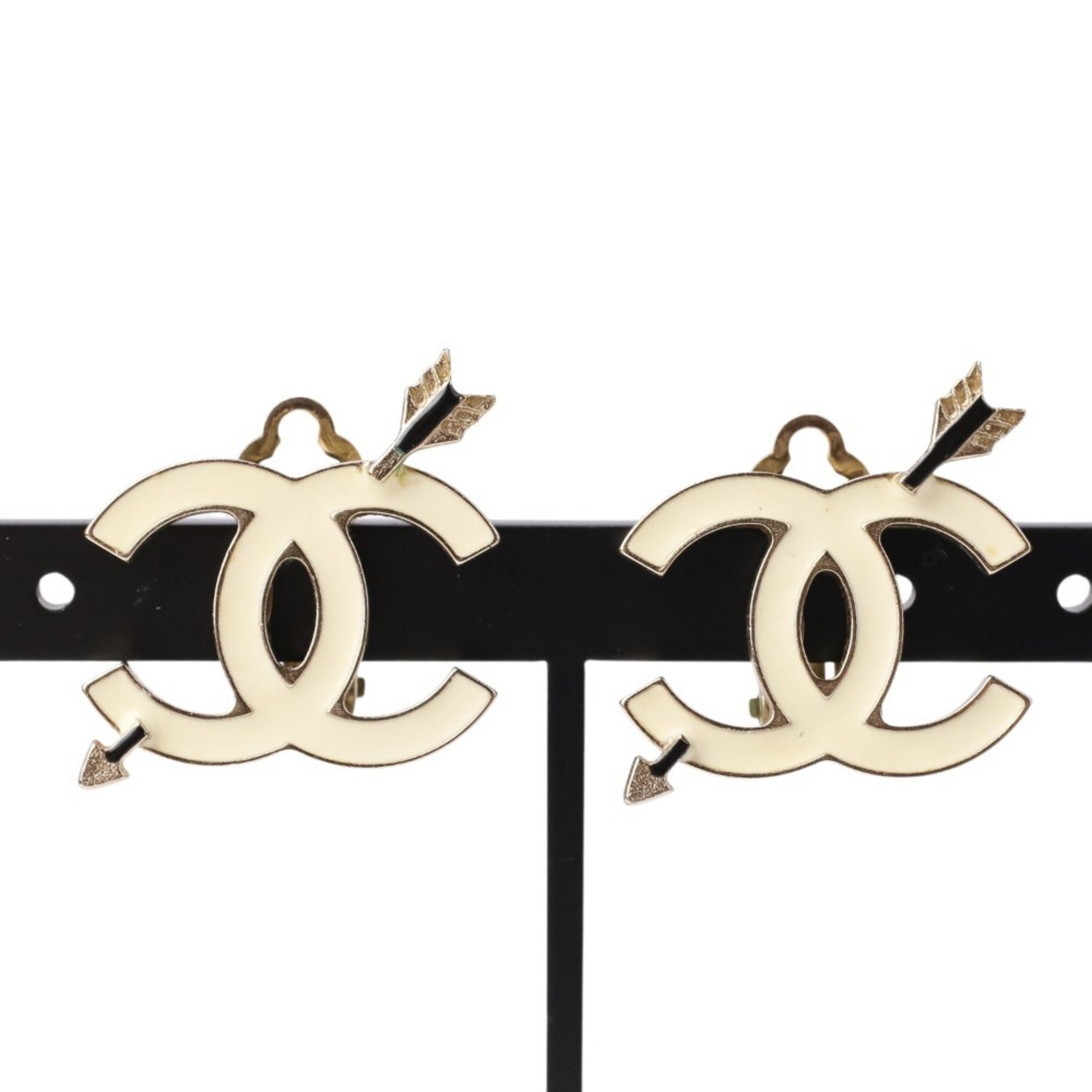 CC Logo Clip-On Earrings Metal Gold-Tone Metal