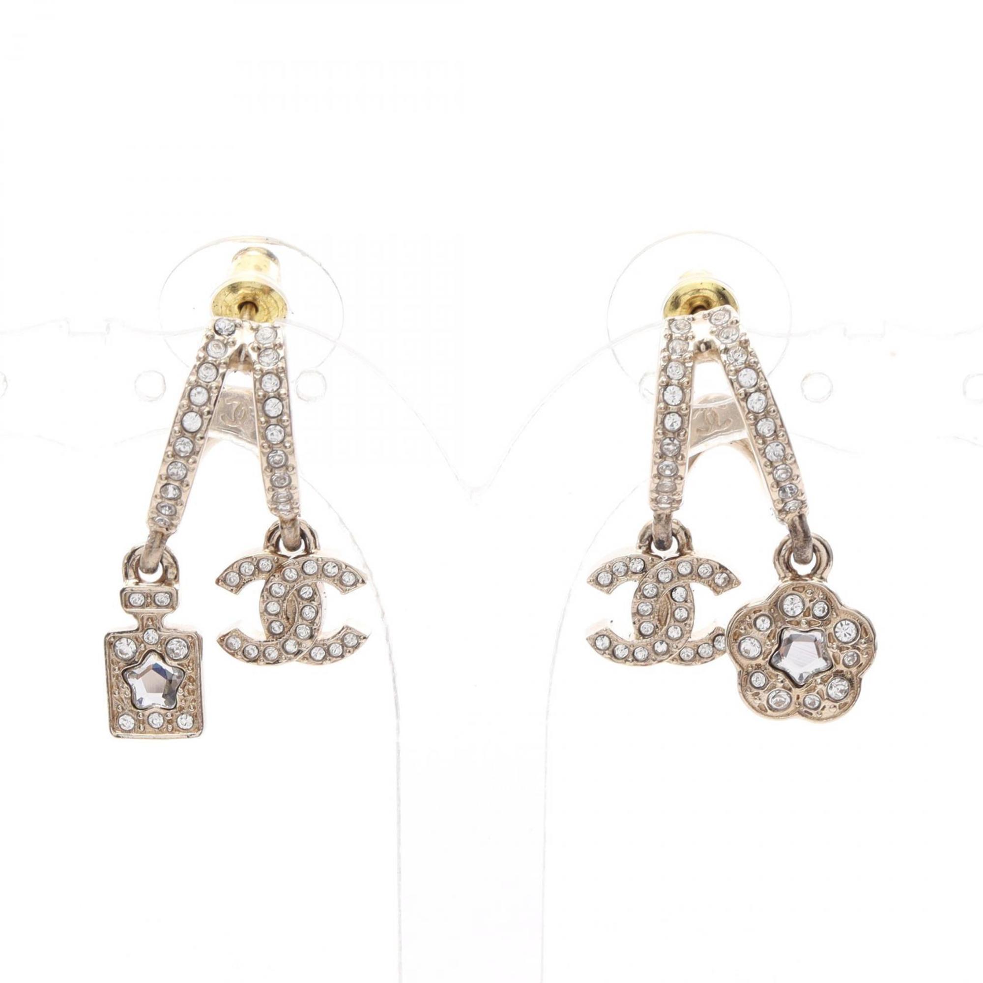 CC Logo Hoop Flower Earrings Metal Gold-Tone Metal