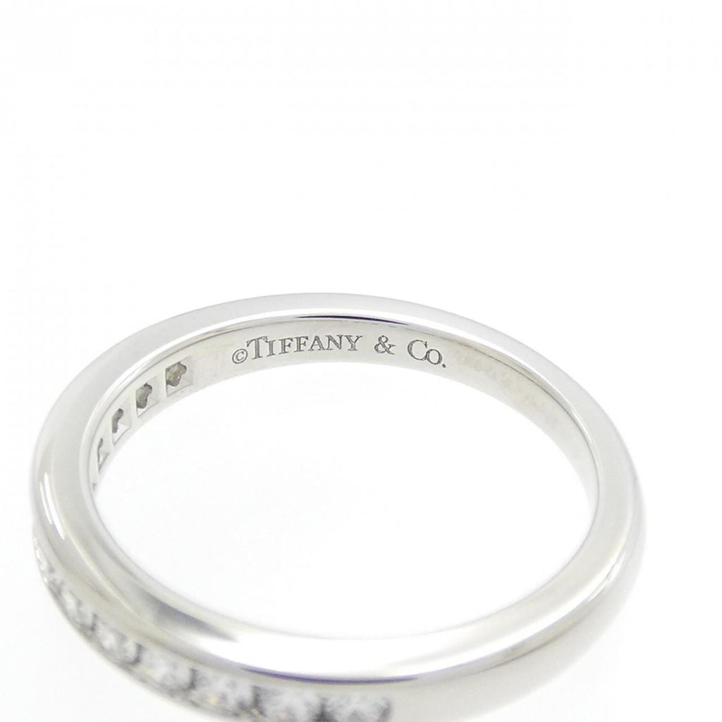 Half Circle Channel Setting Ring with Diamond