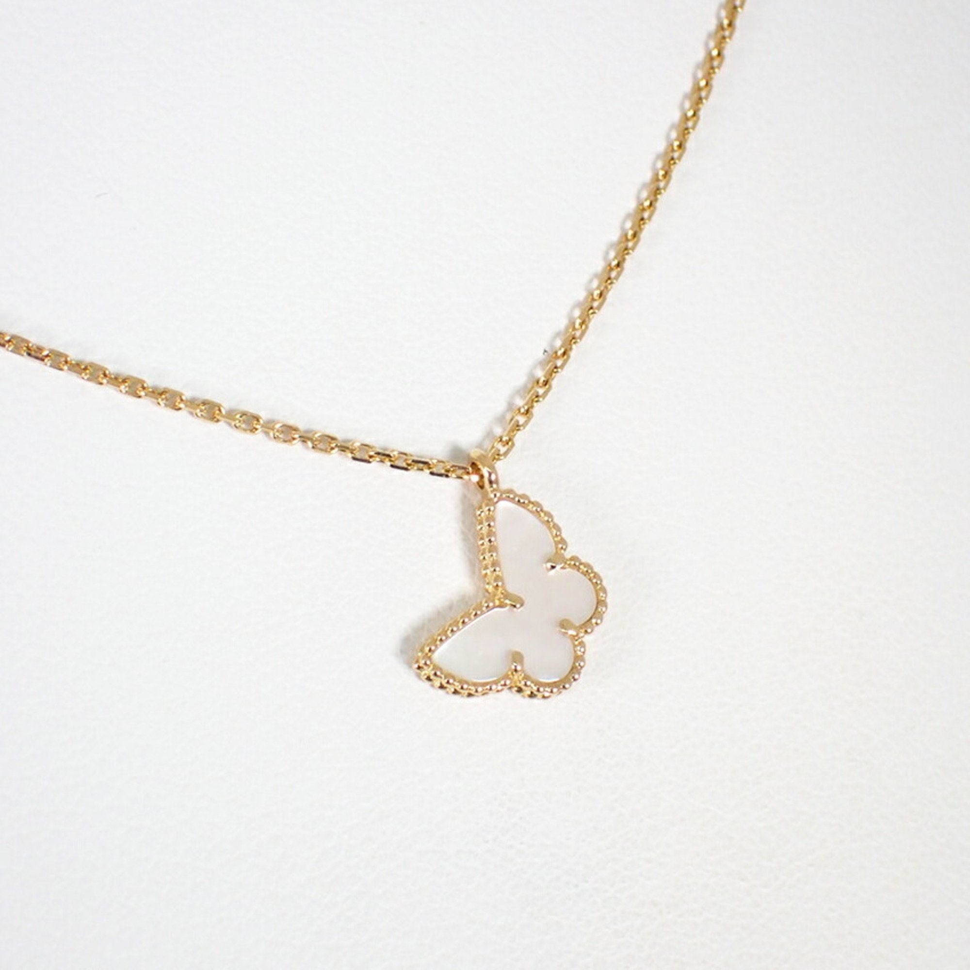Sweet Alhambra Pendant Necklace 18K Yellow Gold