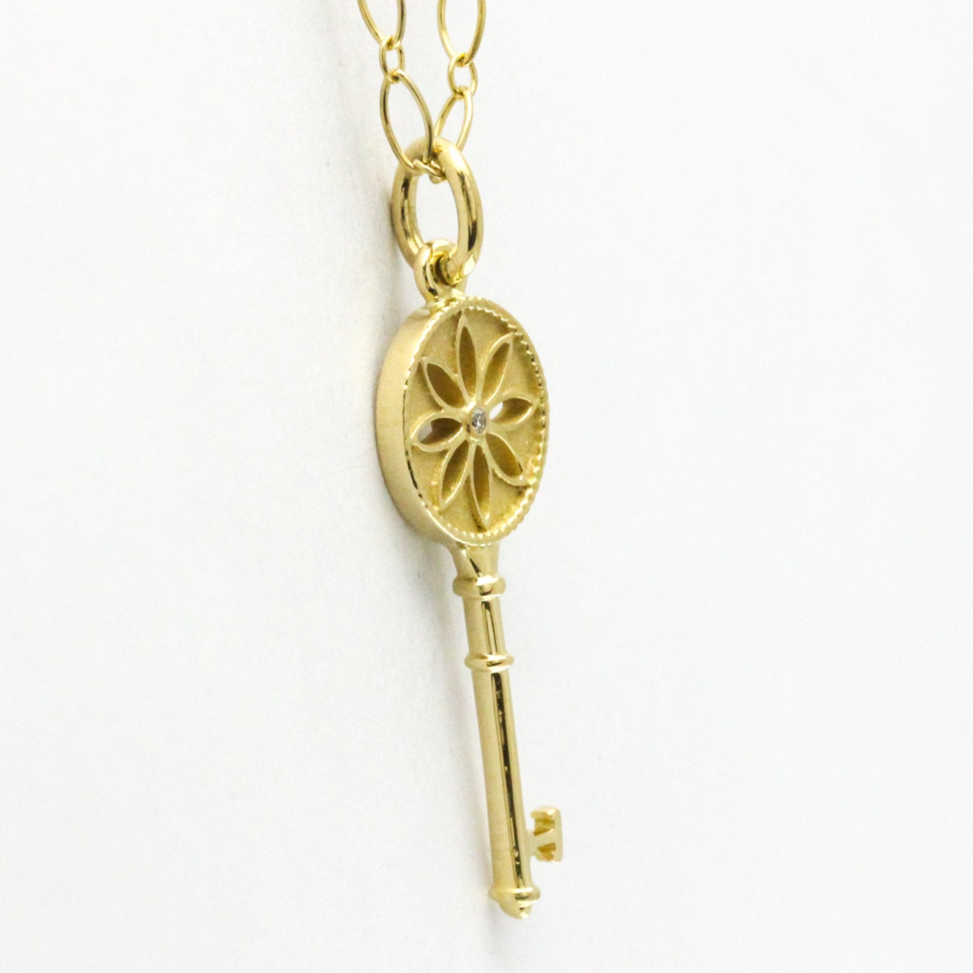 Daisy Key Pendant Necklace 18K Yellow Gold with Diamond