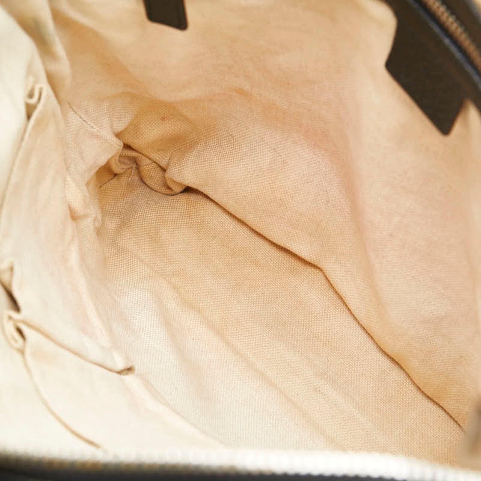 Soho Front Pocket Messenger Bag Leather Medium