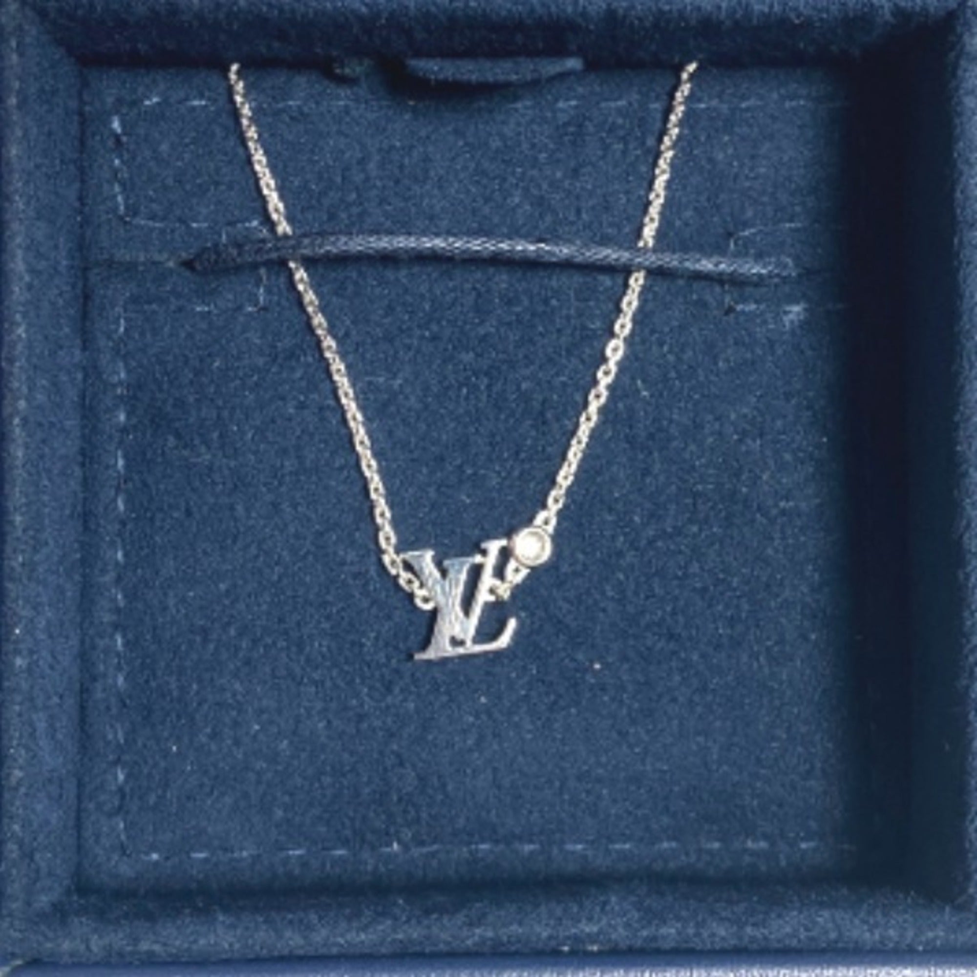 Pendant Necklace 18K White Gold