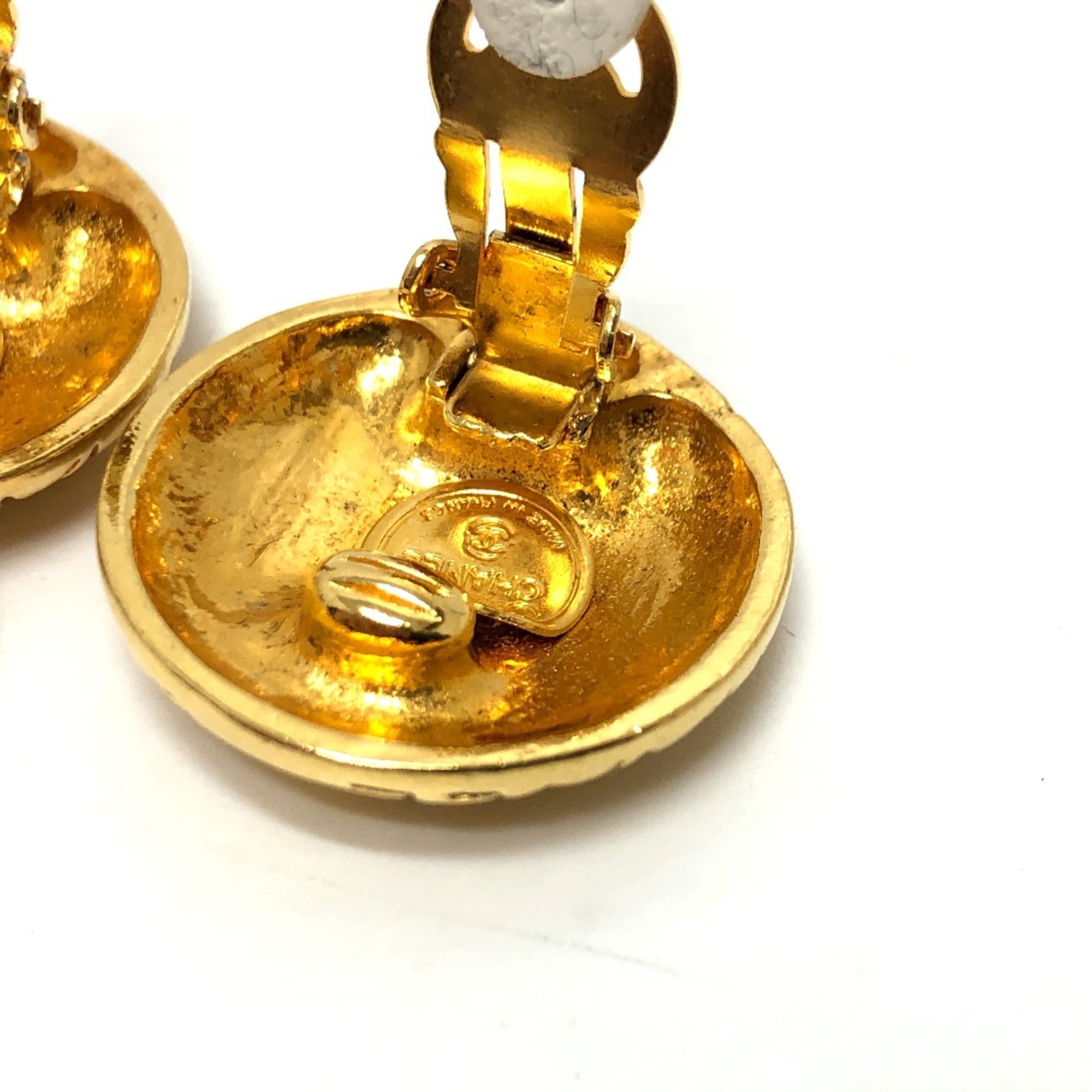 Vintage Clip-On Earrings Clip-On Gold-Tone Metal
