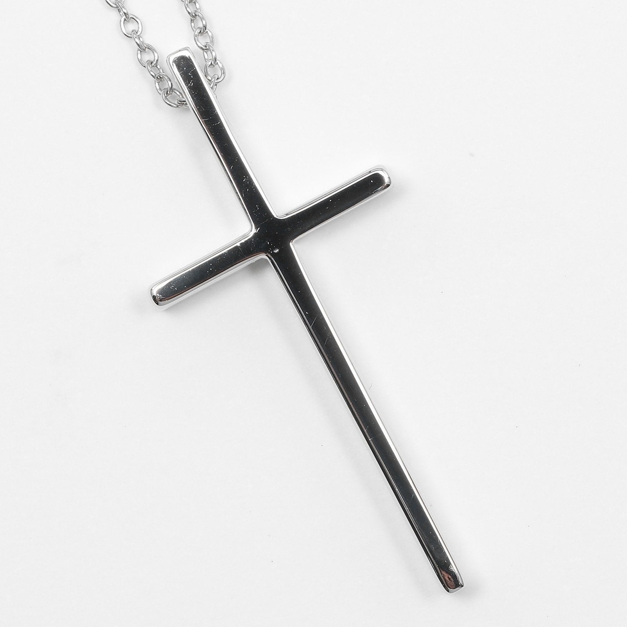 Cross Pendant Necklace 18K White Gold