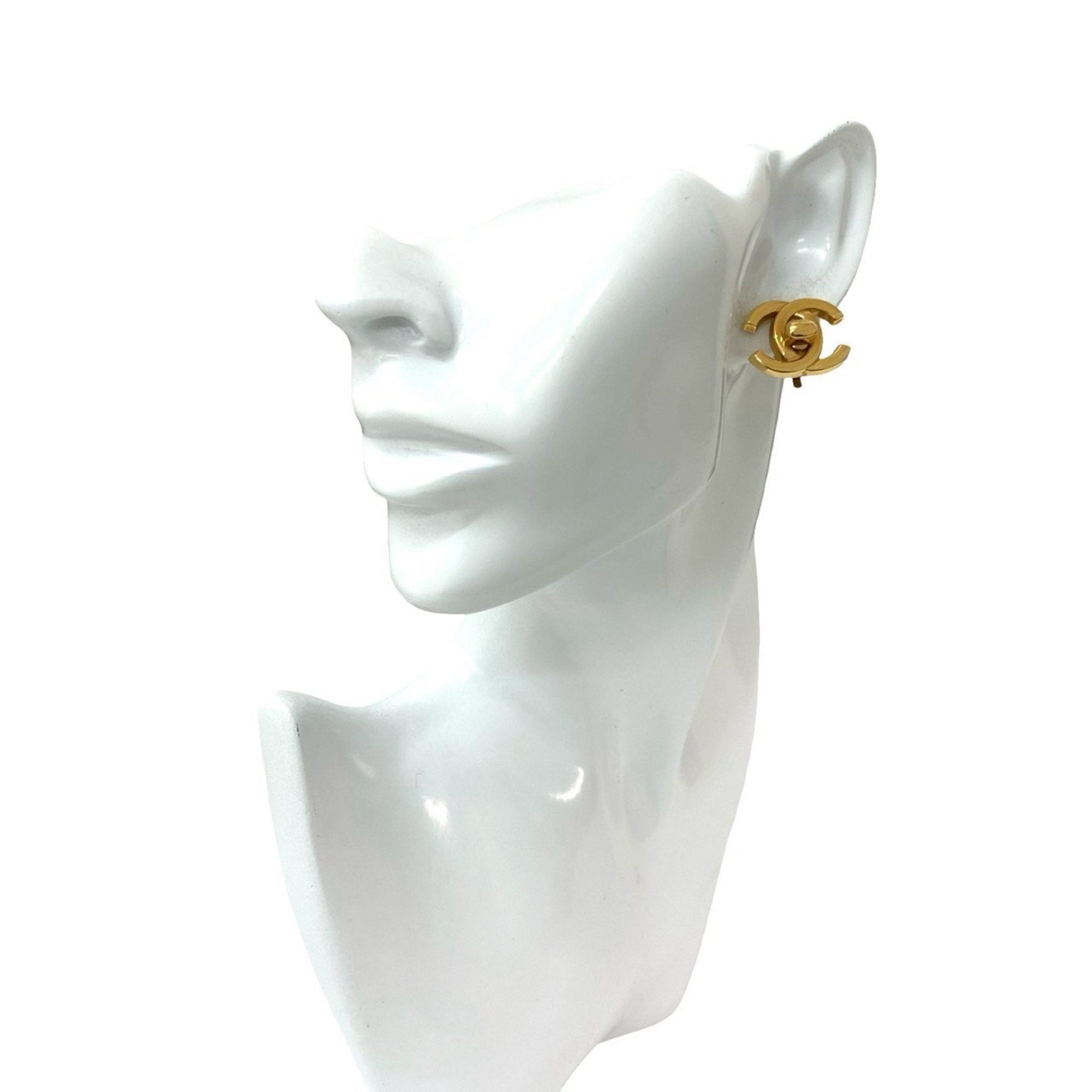 CC Logo Clip-On Earrings Metal Gold-Tone Metal
