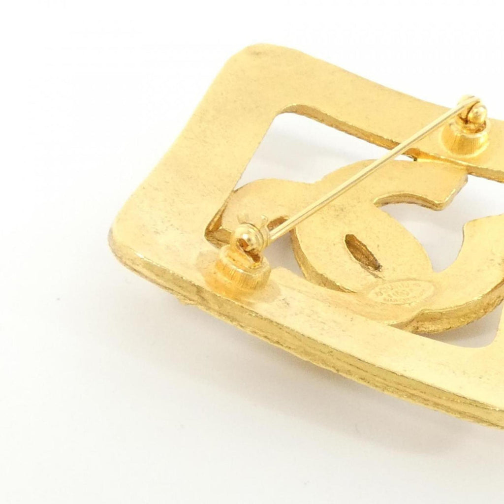 Vintage Brooch Gold