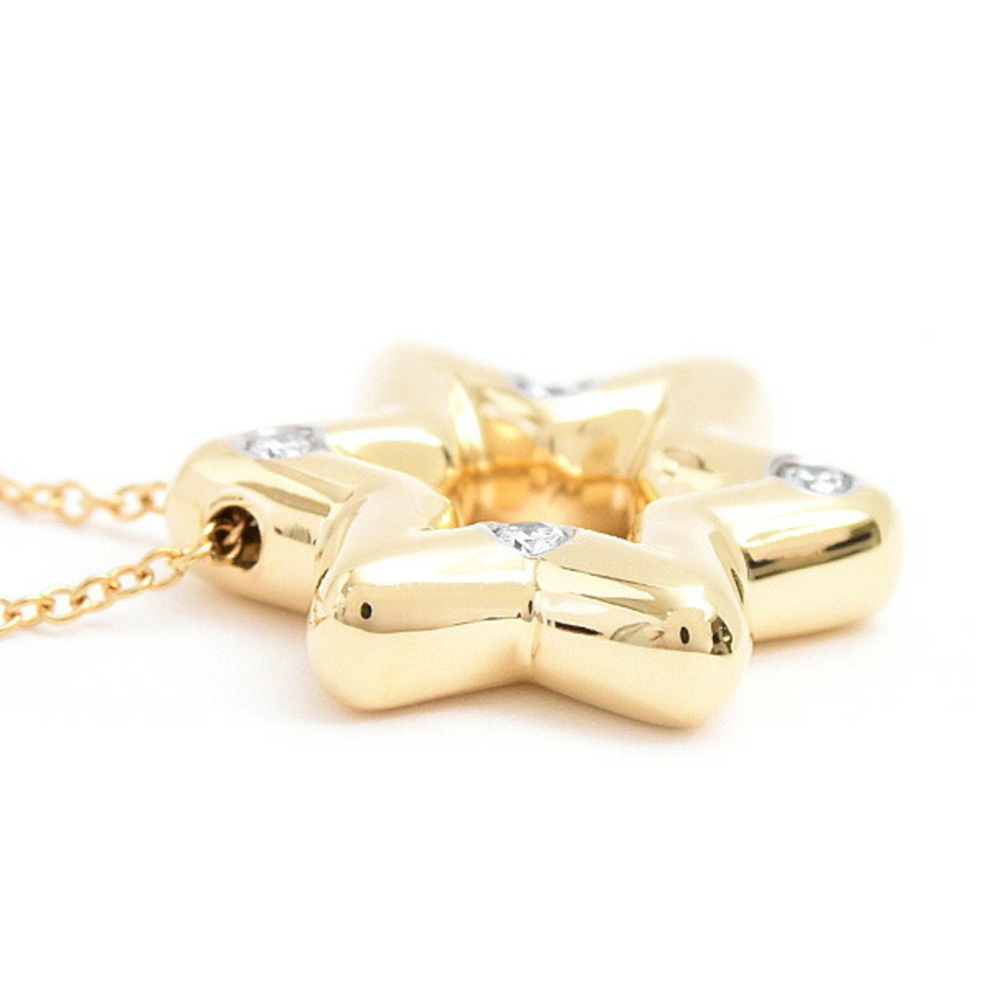 Star Pendant Necklace 18K Yellow Gold with Diamond