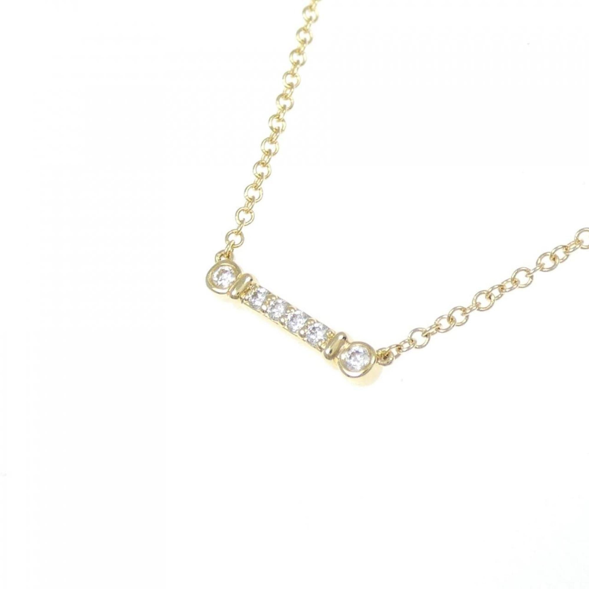 Fleur-de-lis Stem Pendant Necklace 18K Yellow Gold with Diamond