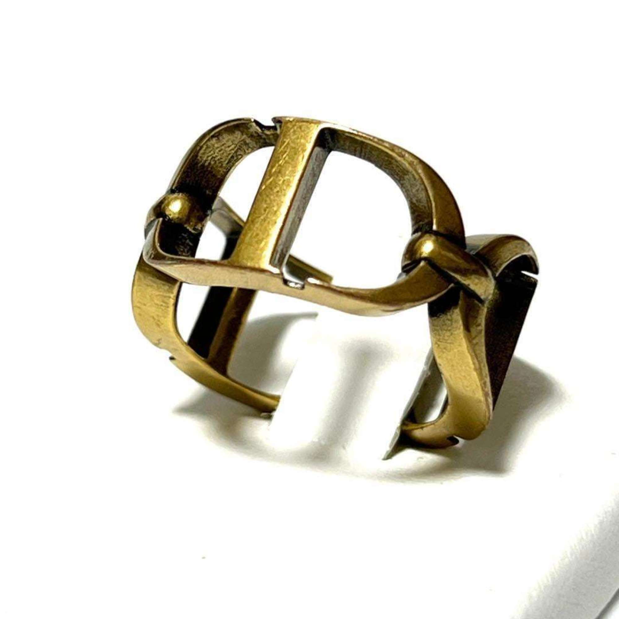 30 Montaigne Ring Metal Gold