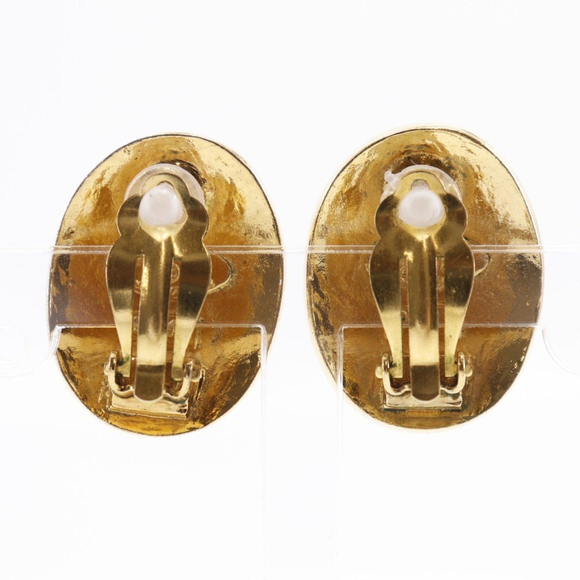 CC Logo Clip-On Earrings Metal Gold-Tone Metal