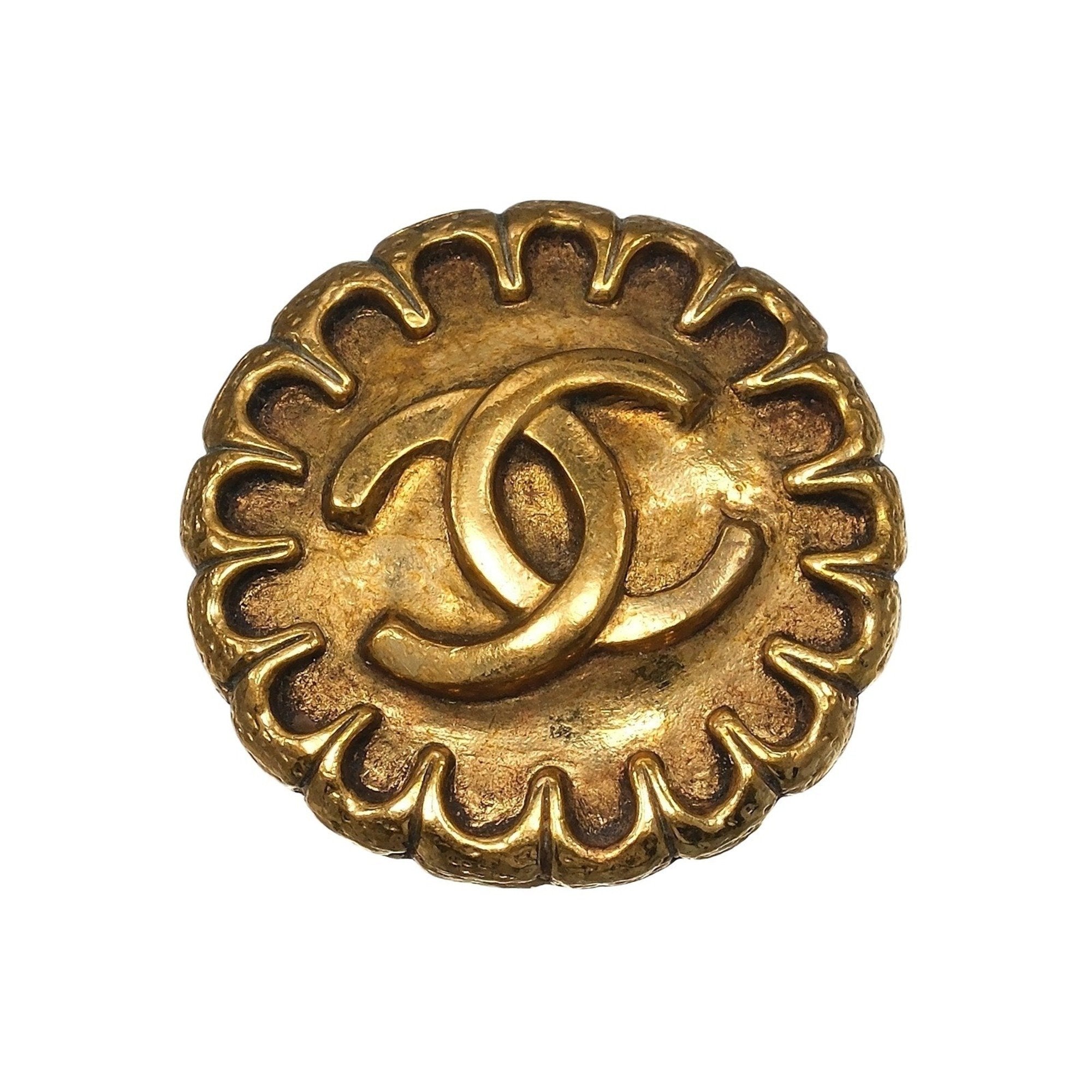CC Logo Clip-On Single Earring Metal Gold-Tone Metal