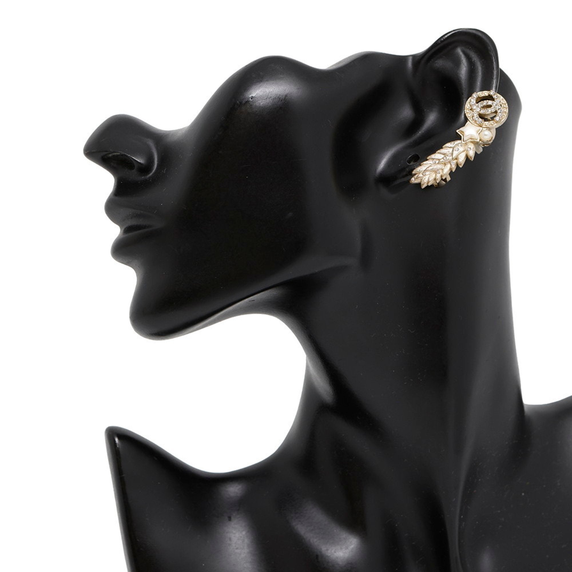 CC Logo Star Clip-On Earrings Metal Gold-Tone Metal
